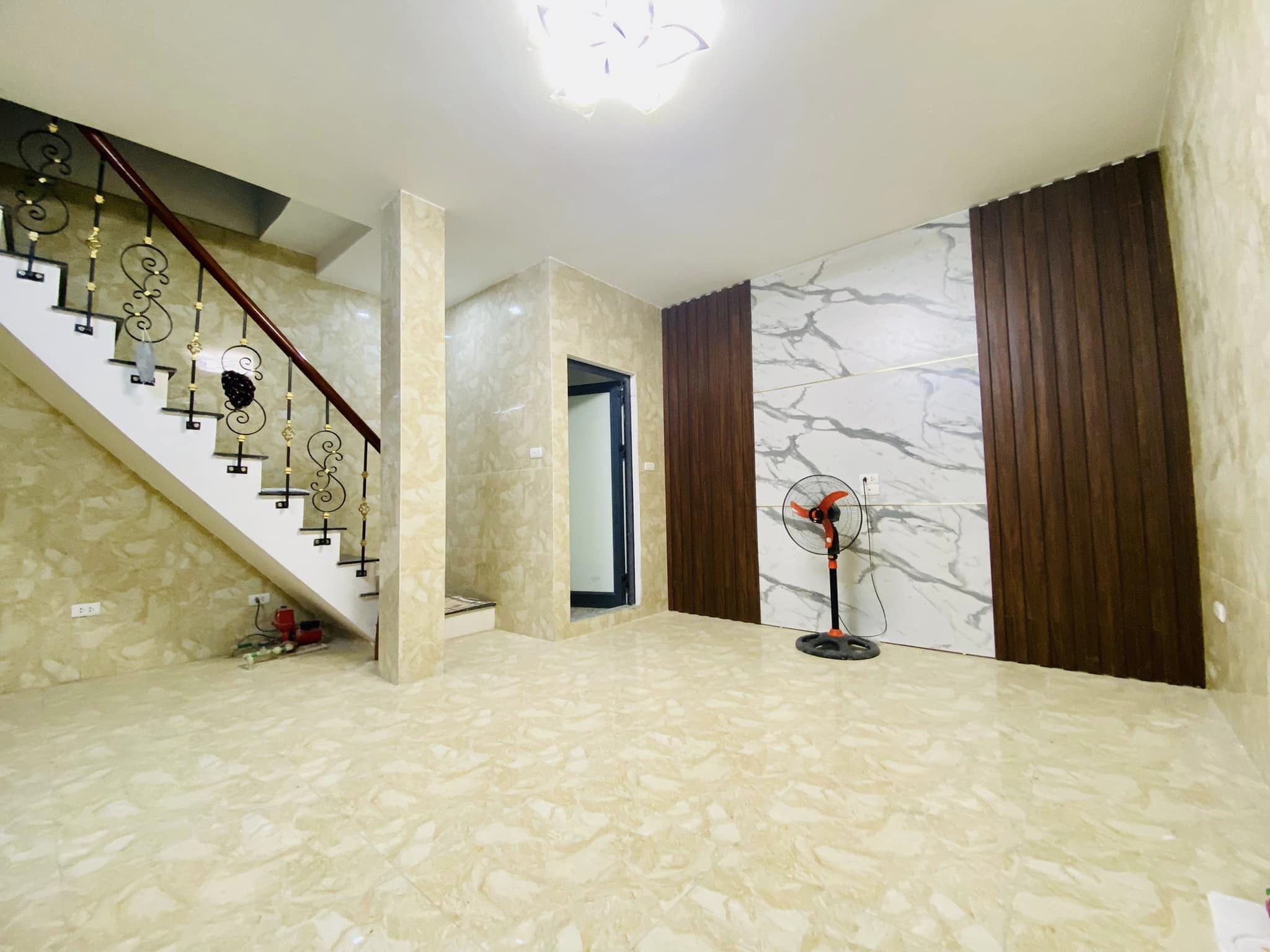 "BÁN NHÀ KHƯƠNG ĐÌNH 45M GIÁ 4.6 TỶ - MT RỘNG 8.1M - BA GÁC ĐỖ CỬA