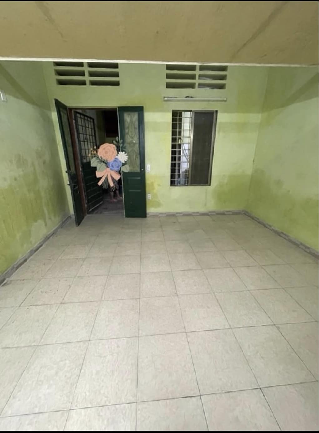 Bán nhà cách mặt phố Minh Khai 50 m, ngõ thông Mai Động, 43 m2, chỉ 3,3 tỷ