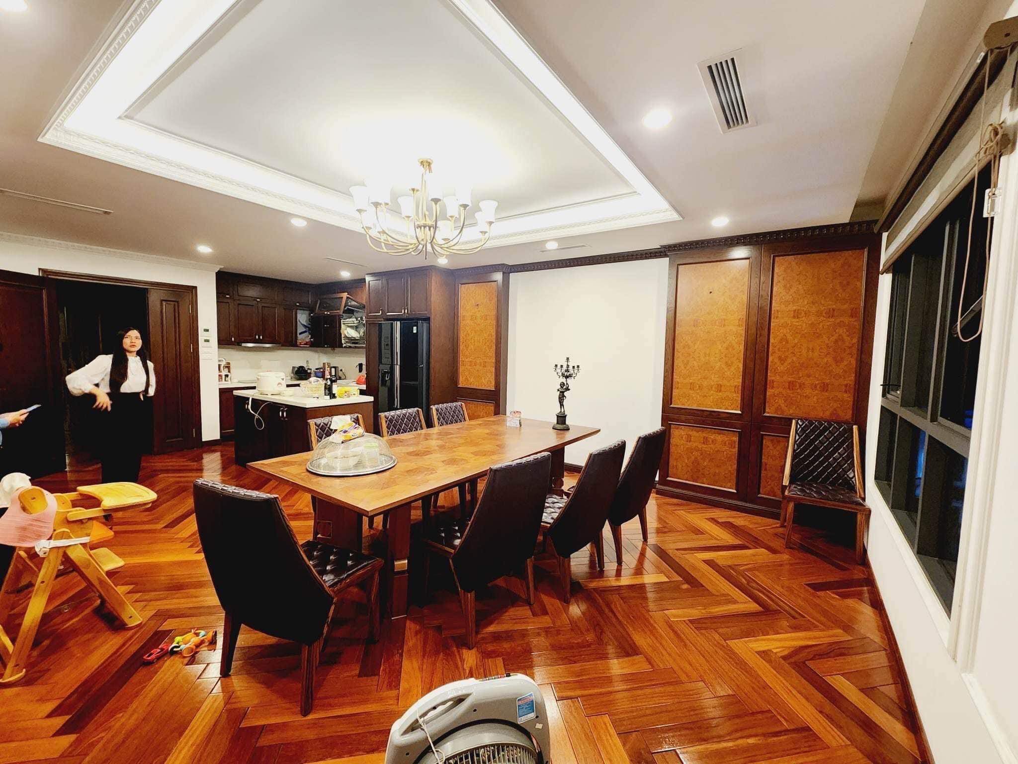 VIP NHẤT Phố Nguyên Hồng. Nhà Đẹp 62M2 7T Thang Máy, Kinh Doanh, 26.9 Tỷ