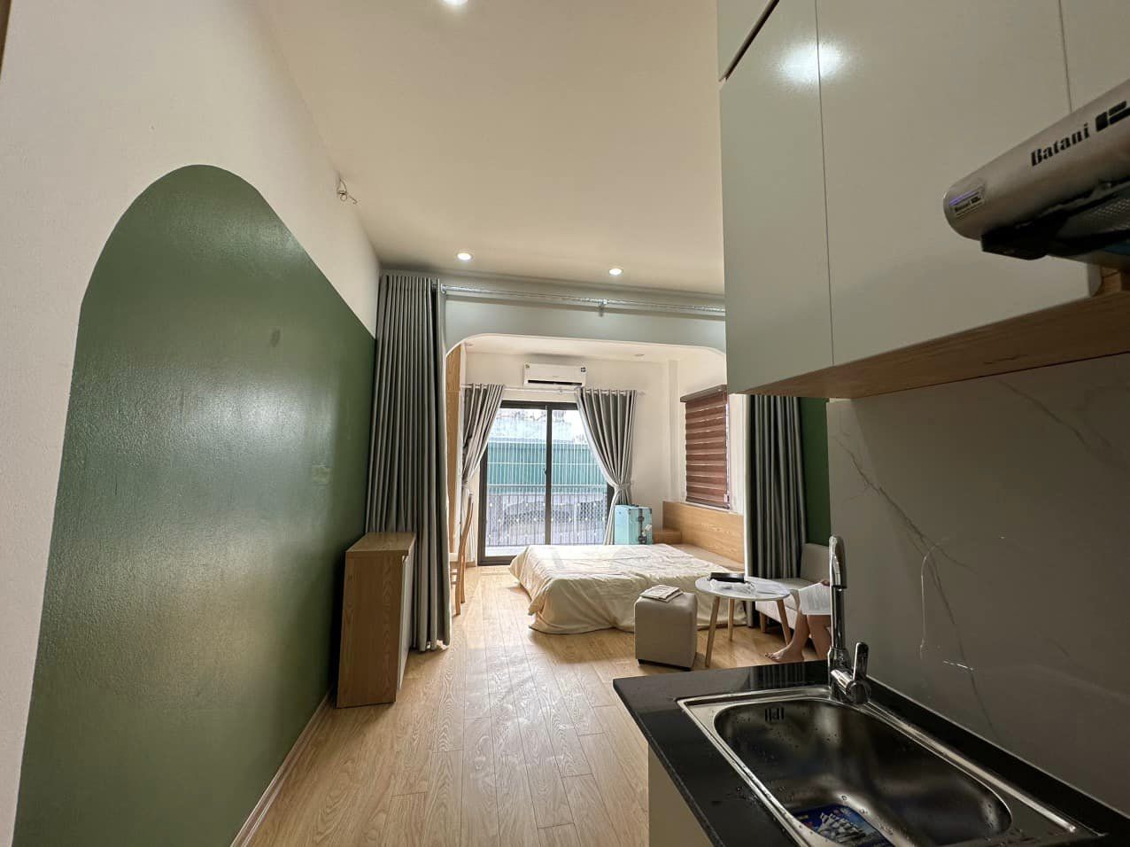 Tòa Nhà cho thuê Quan Hoa-8 Tầng -13 Phòng Căn hộ rộng 60M2 -13.8 Tỷ