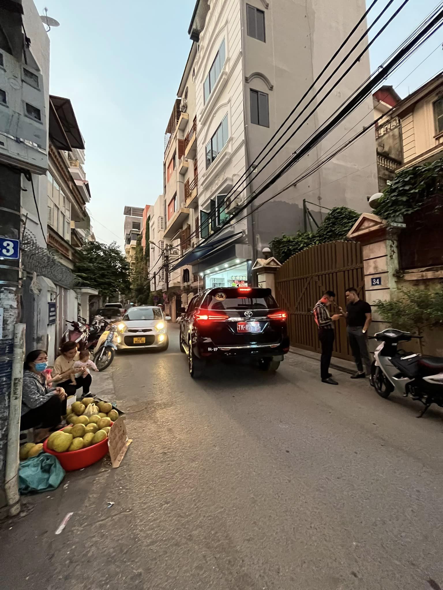 🍁🍁BÁN NHÀ Đ. LẠC LONG QUÂN - TÂY HỒ, OTO TRÁNH -KINH DOANH SẦM UẤT - 5P RA HỒ TÂY