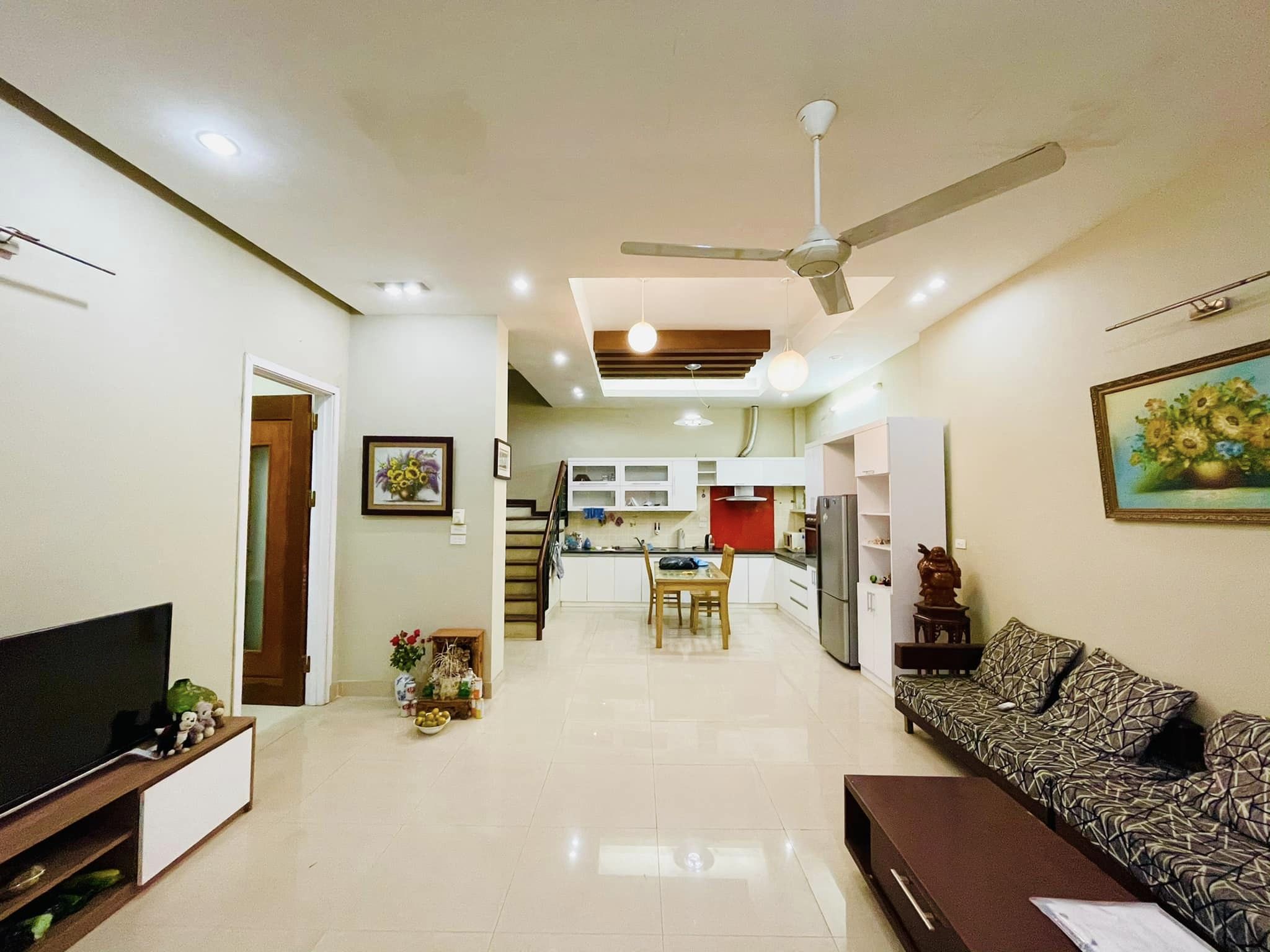 NHÀ ĐẸP TÂY HỒ, THÔNG TRÍCH SÀI, GẦN PHỐ LẠC LONG QUÂN. LÔ GÓC KINH DOANH. NHỈNH 7 TỶ.