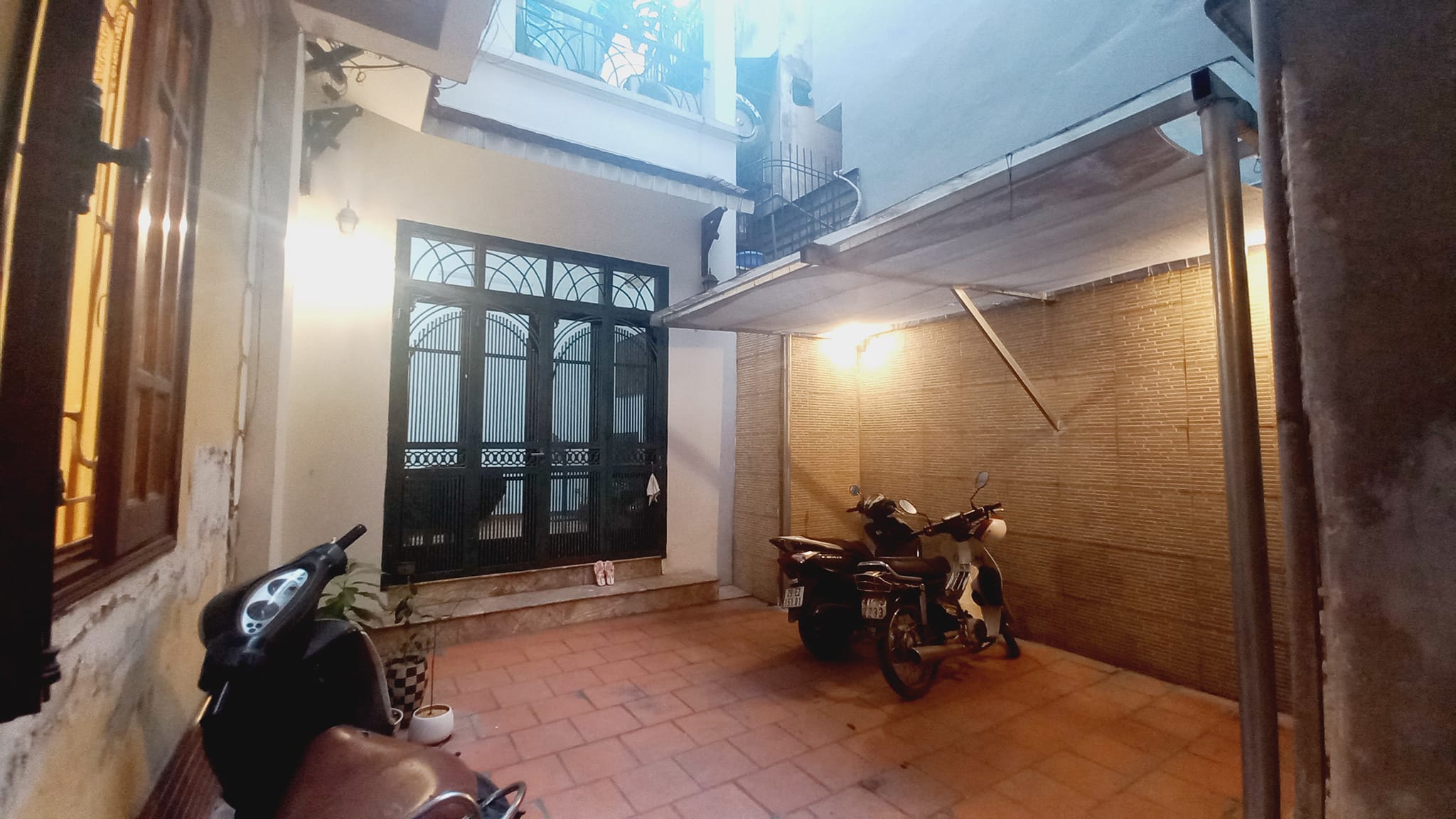 Bán nhà Trần Thái Tông, Cầu Giấy, Lô Góc, KD online, Gần bãi gửi xe Ô Tô, 40m x 5 tầng, giá 6 tỷ