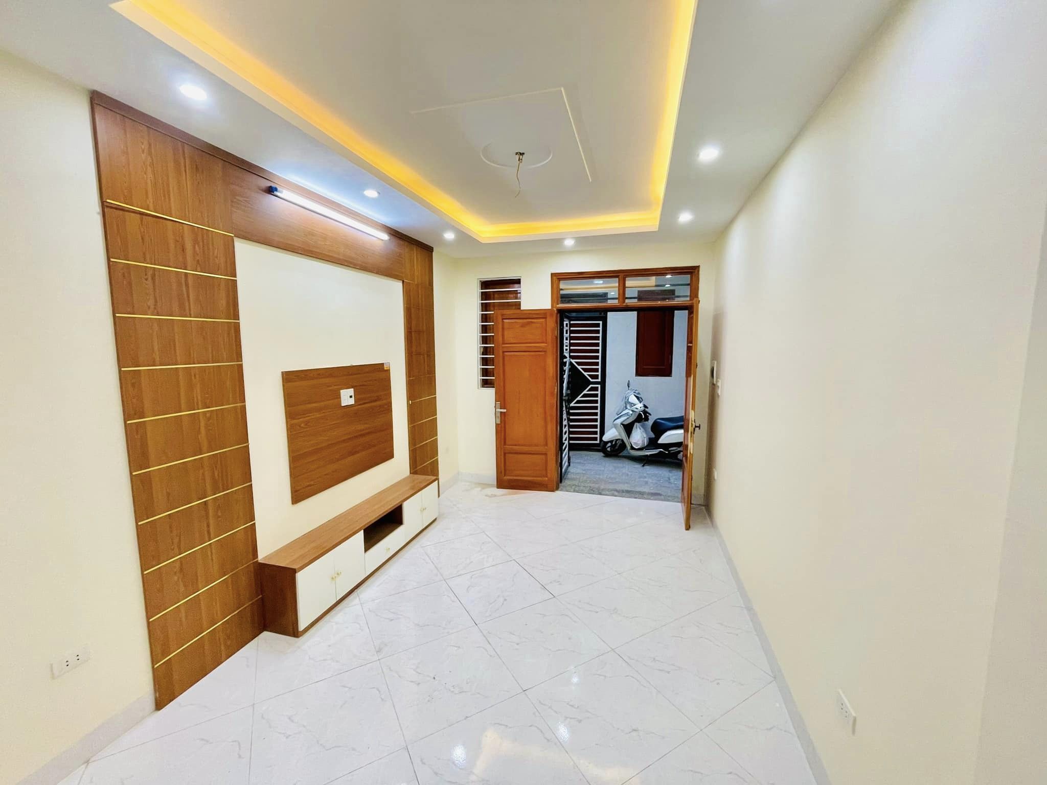 Bán nhà Tả Thanh Oai, Cầu Tó, gần ô tô 32m2, 5 tầng, nhà đẹp ở ngay 2.7 tỷ