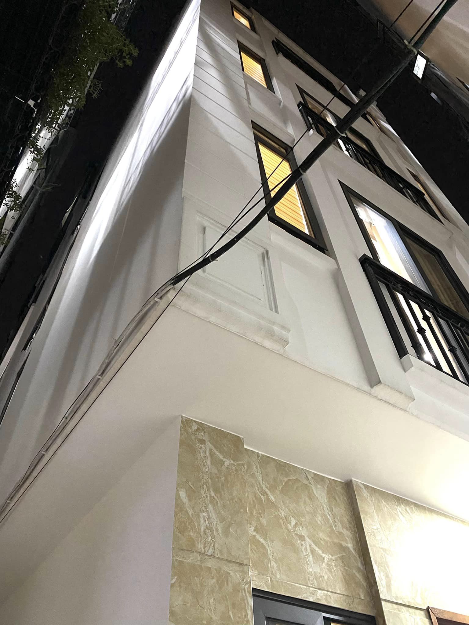 bán gấp nhà Kim Giang, 3.2 tỷ, dt 38m x4T lô góc, kinh doanh, ô tô qua nhà, ở ngay