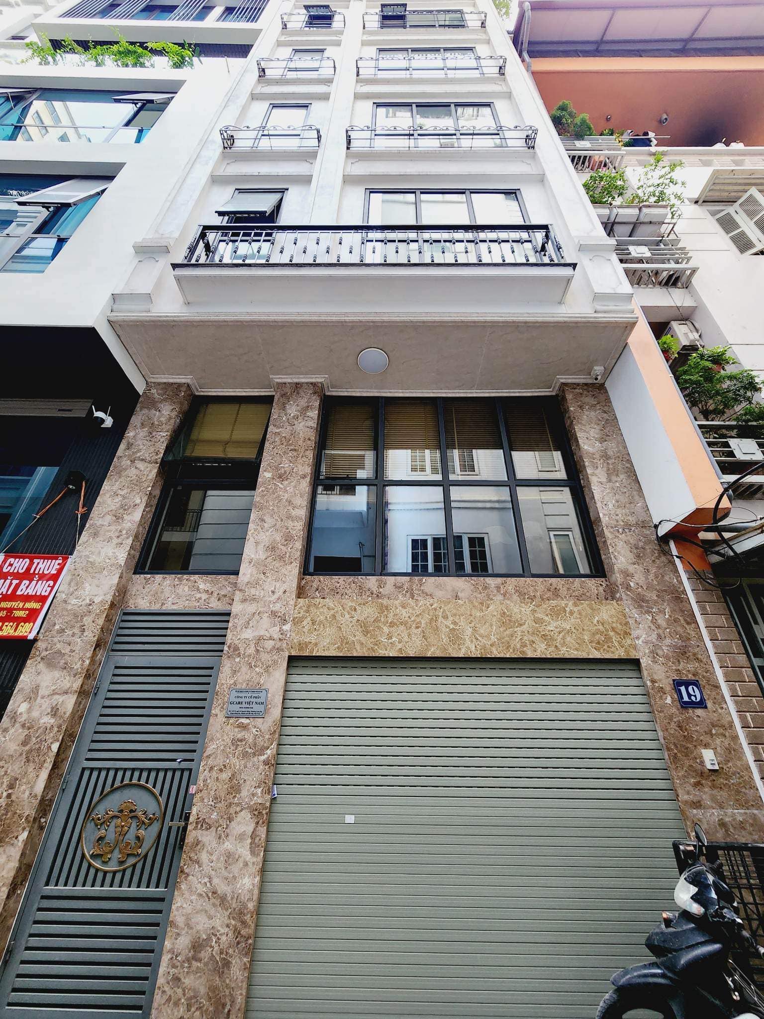 Chính Chủ Bán Nhà Phố Nguyên Hồng: 60m2 - 7 Tầng - Mặt Tiền 6m - Ô Tô Tránh Kinh Doanh - Giá Chỉ 23Ty