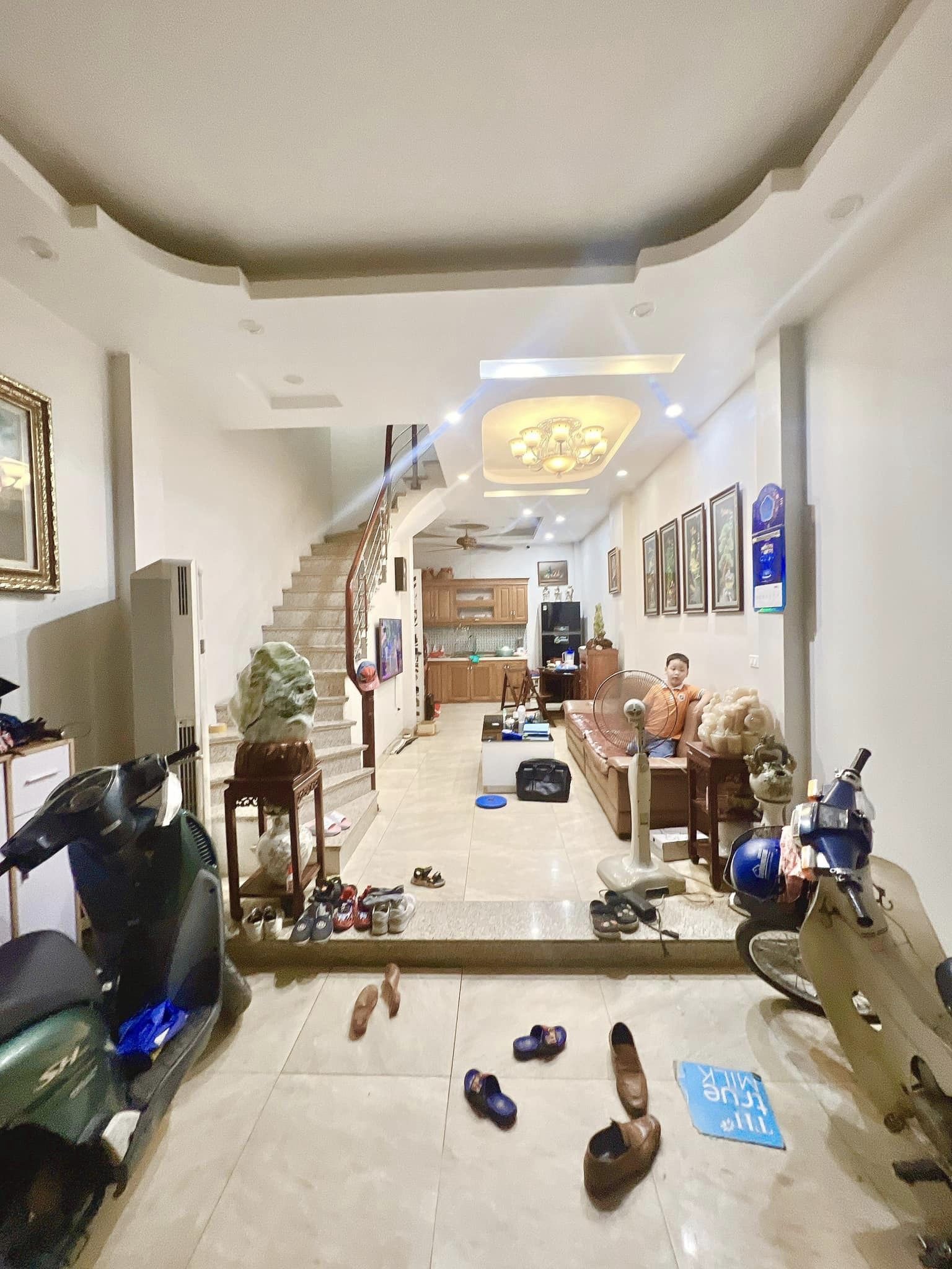 Phân Lô, Ôtô 7c vào nhà, Lạc Long Quân, gần Hồ Tây, DT 44m2, MT 4m, chỉ 7.1 tỷ