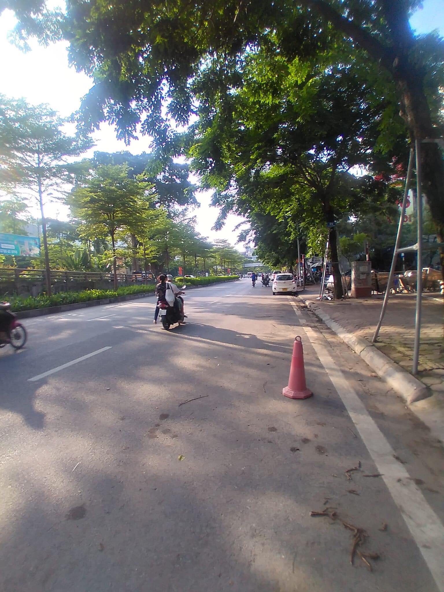 Bán nhà mặt phố quận Tây Hồ, mặt phố Võ Chí Công 400m2 x 9 tầng, mặt tiền 13m, giá nhỉnh 150 tỷ