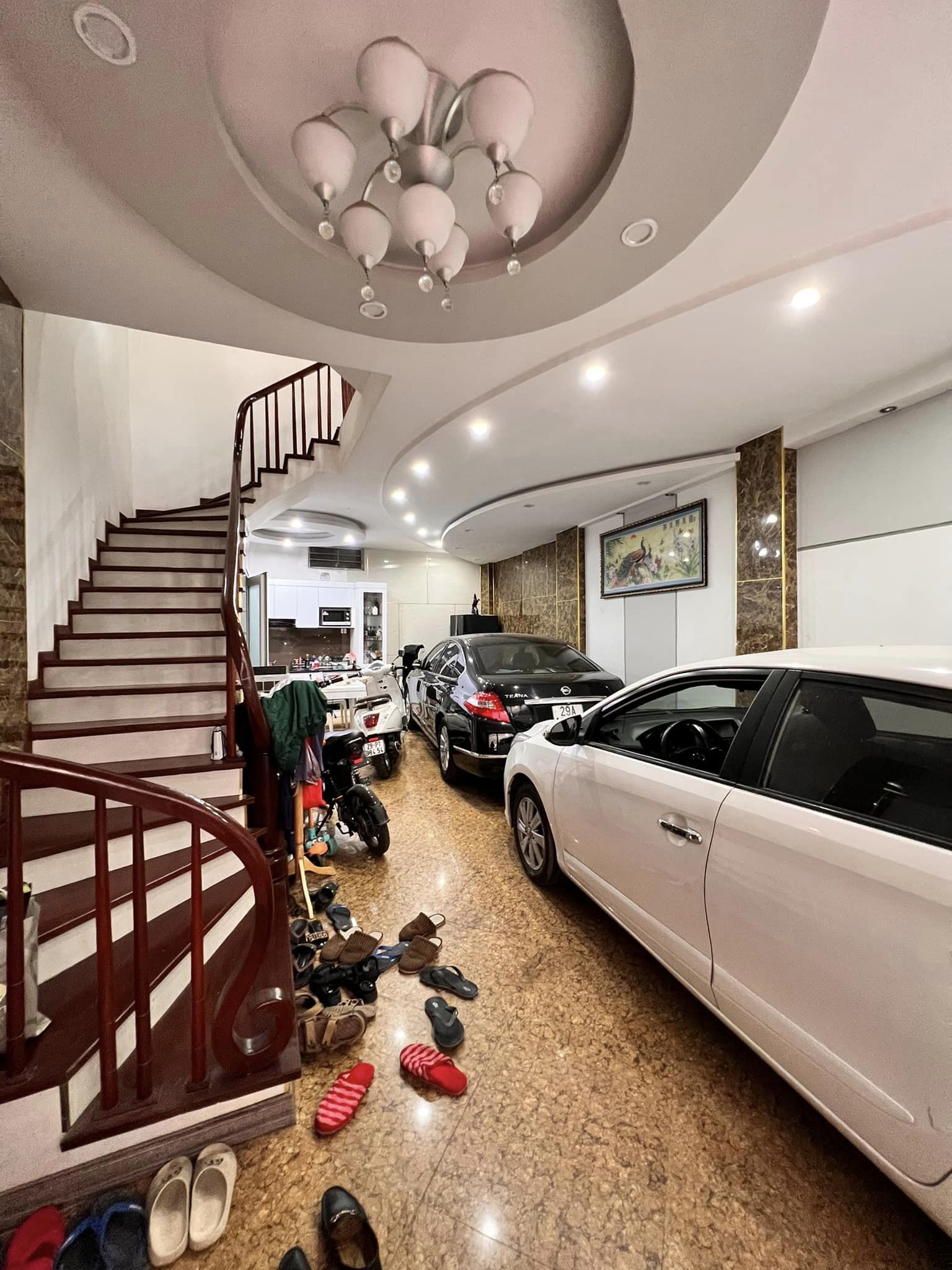 Phân Lô, Ô tô tránh, Cầu Giấy, Gara 2 cái Ôtô, Tặng nội thất, DT 66m2, MT 5m, nhỉnh 12 tỷ