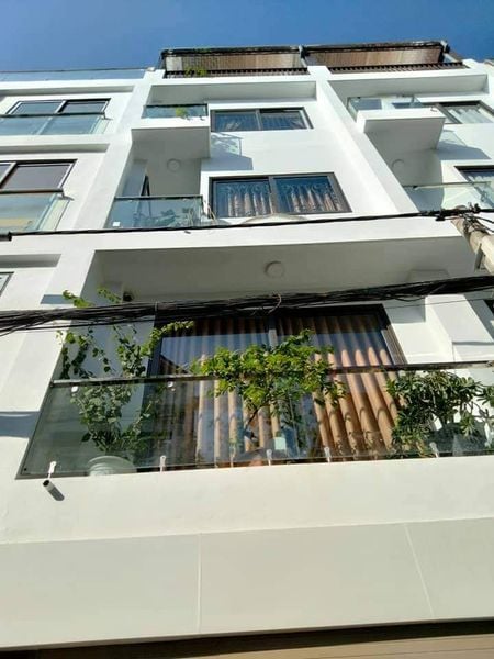 Nhà dân xây 60m2 mặt tiền 5.2m bằng hậu đường 7m thông ở Trung Tâm Thạch Bàn, LB