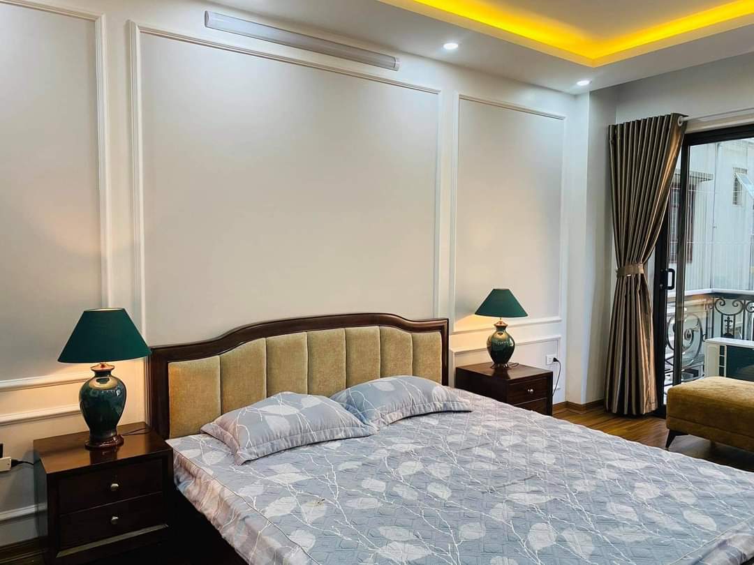 THANG MÁY, Hoàng Hoa Thám 58 m x 6tầng, giá 6.9 tỷ.