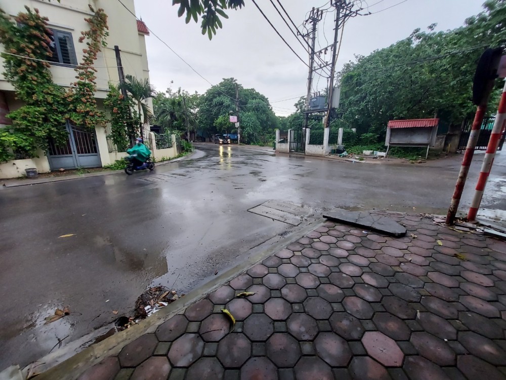 BÁN NHÀ MAT PHỐ PHÚ VIÊN 170M C4 MT8.1 15 TỶ VỊ TRÍ ĐỈNH KINH DOANH SẦM UẤT