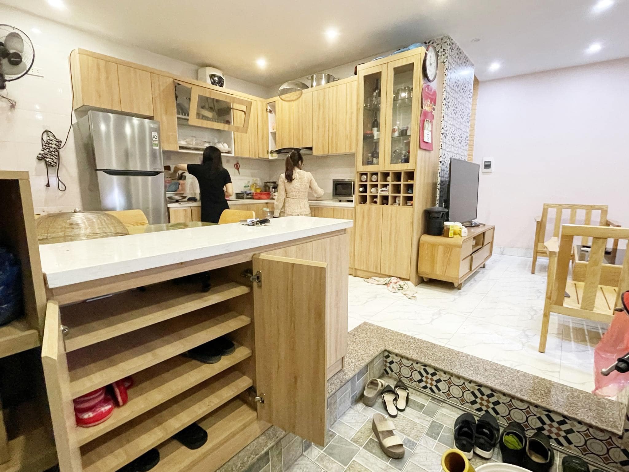 Nhà Chính Kinh - mặt tiền khùng 6m, 36m2, 4T, giá 3 tỷ 9 - Tặng full nội thất xịn