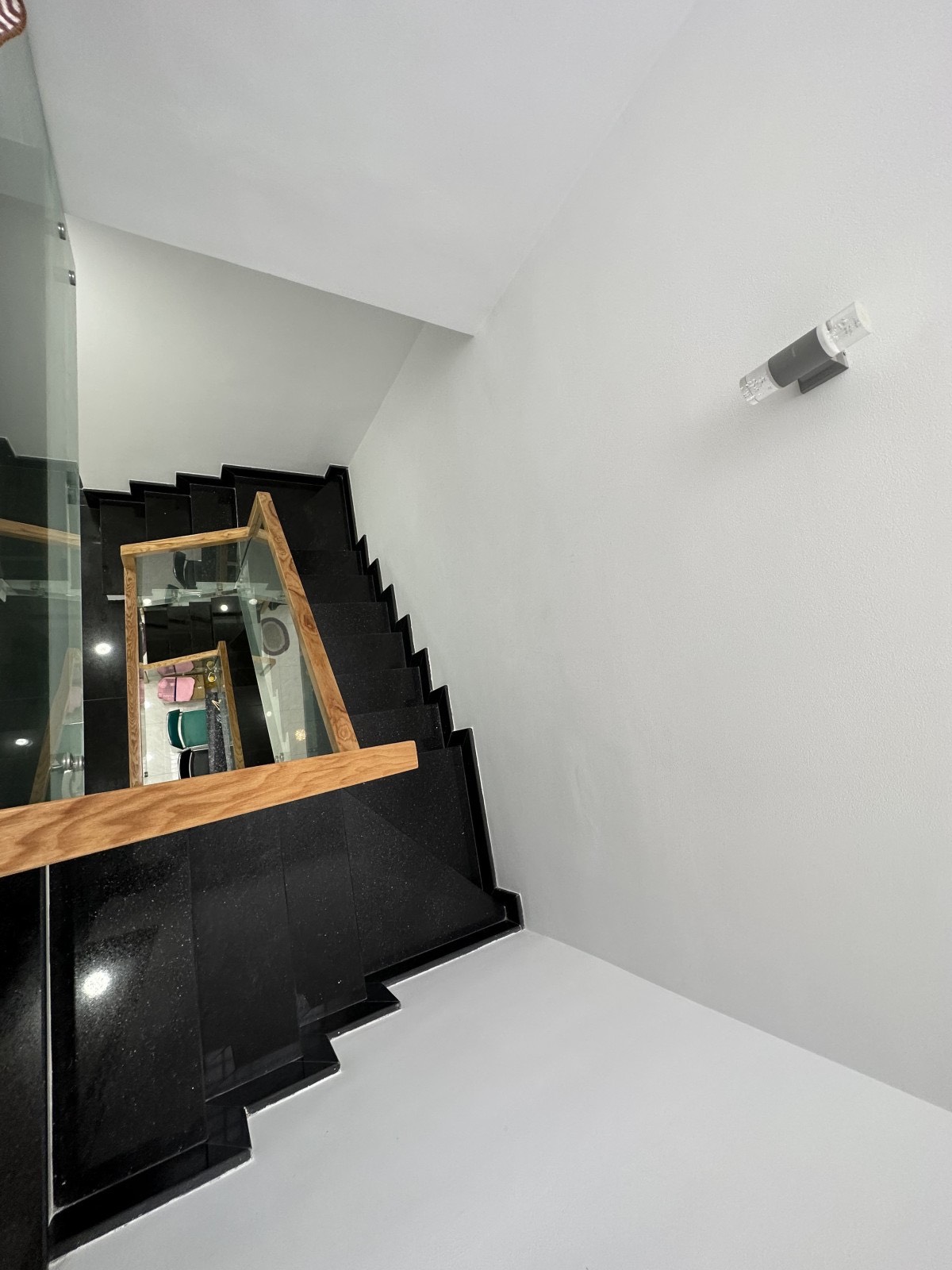 Nhà hẻm nhựa XE TẢI Lê Văn Quới 40m2 3 tầng 4 PN nhỉnh 4.5 tỷ