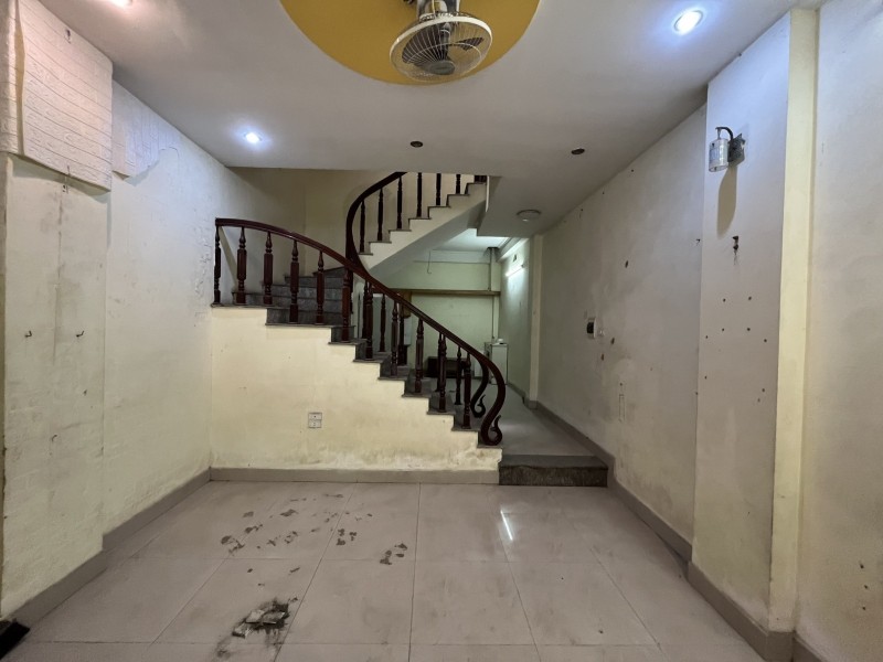 Bán nhà trong ngõ phố Ngọc Thụy 49m 3t mt4 4.6 tỷ ra mặt phố ngọc thụy 15m