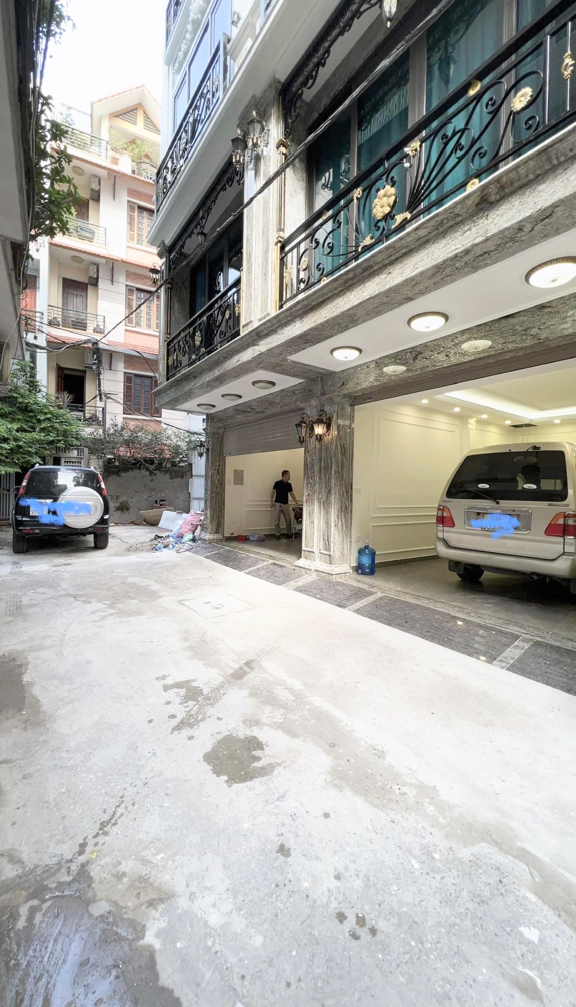 Bán Nhà Phân Lô Xây Mới Gần Quận Uỷ Cầu Giấy Gần Phố. 50m2, 8 Tầng 1 Tum Thang Máy, MT 4m.