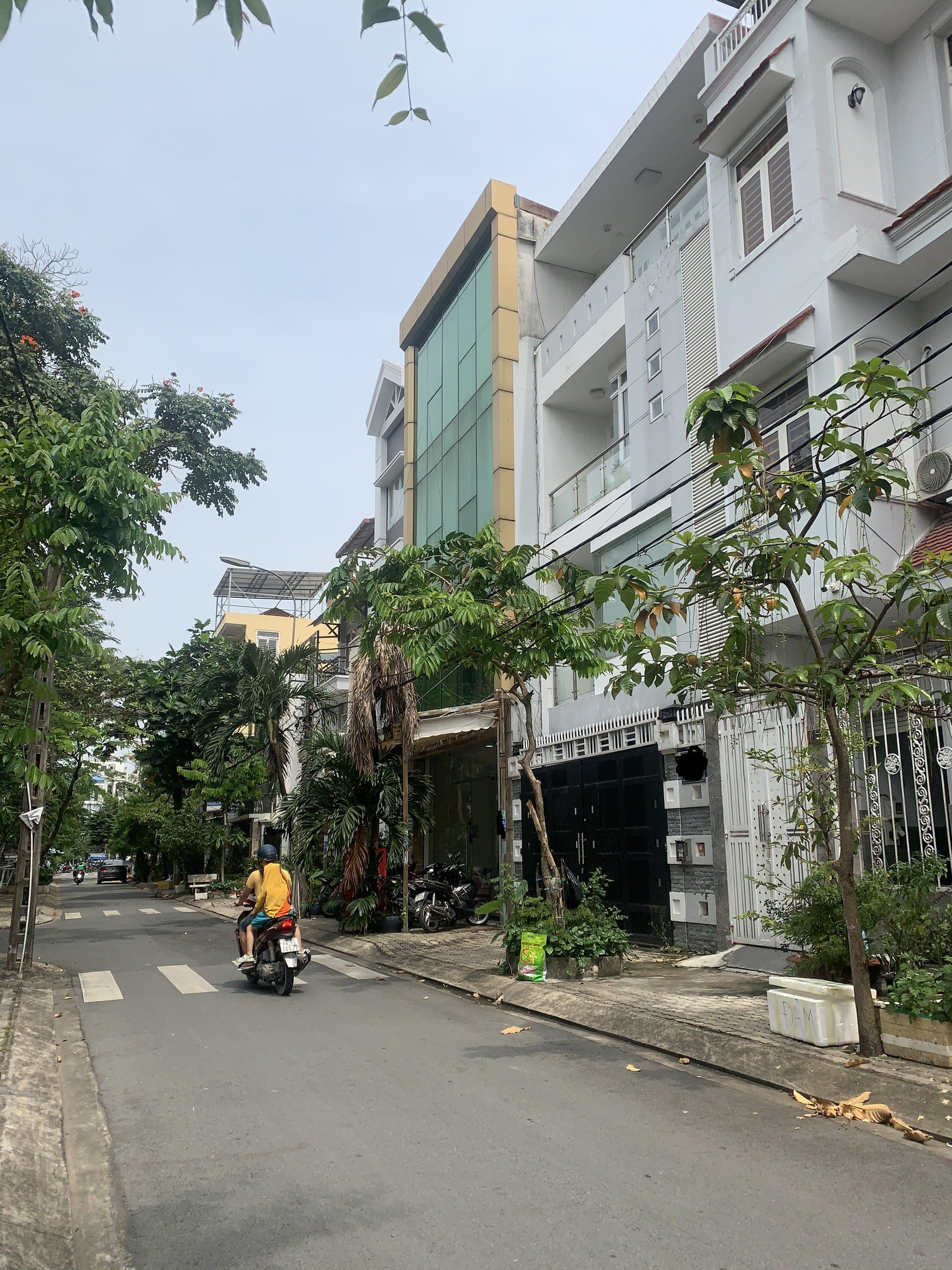 Bán Nhà 3 Tầng Mặt Tiền Đường Số Phường Tân Phong Ngang 6x15 Giá 17 Tỷ Hơn