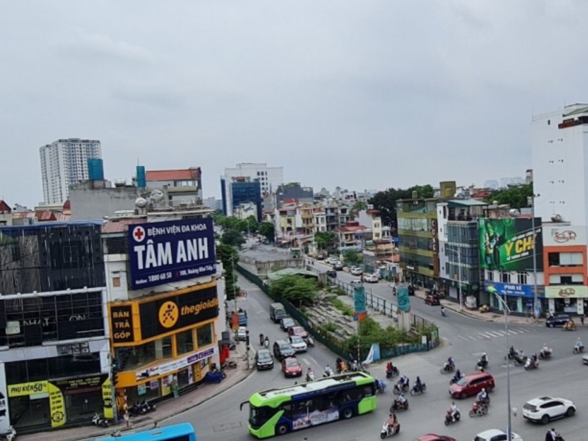 MẶT PHỐ HỒNG TIẾN NGAY NGÃ TƯ NGUYỄN VĂN CỪ - KD ĐỈNH, TẦM TIỀN HIẾM, 45M2 , Chỉ 9.9 TỶ