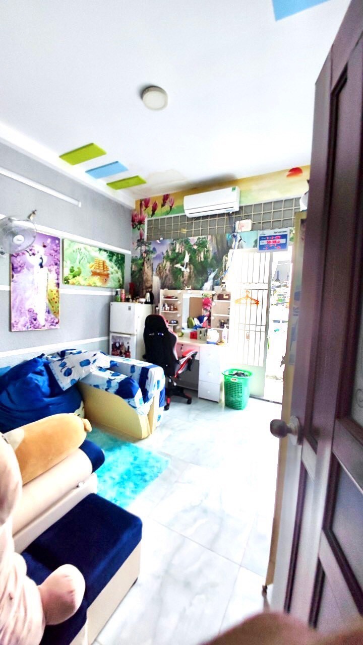 Nhà hẻm Xe Tải gần MẶT TIỀN Kênh Tân Hoá 40m2 3 tầng 5.x tỷ