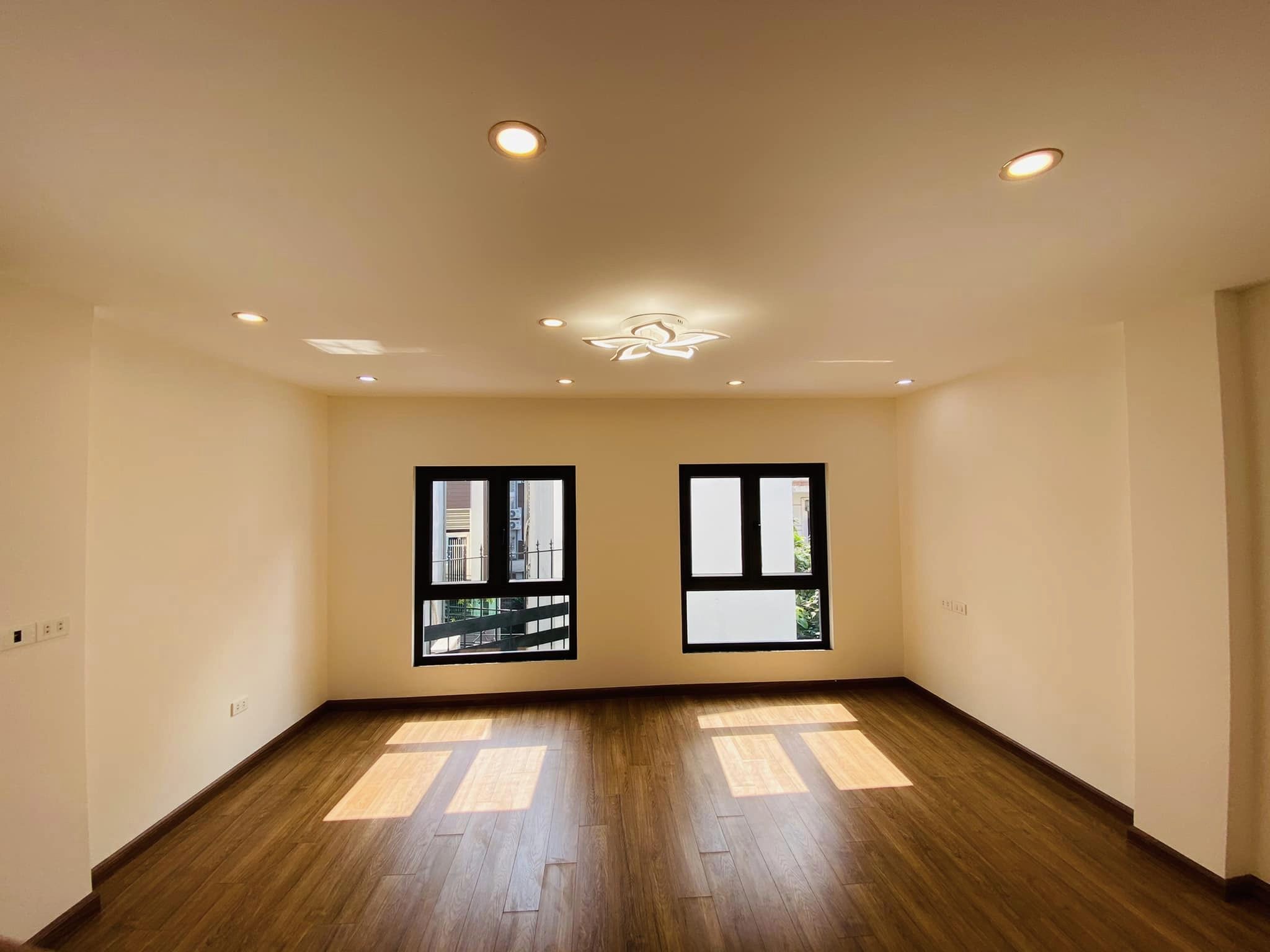 Bán nhà riêng Xuân La quận Tây Hồ, 2 thoáng, ngõ rộng, 57m x 4 tầng, giá 4,7 tỷ