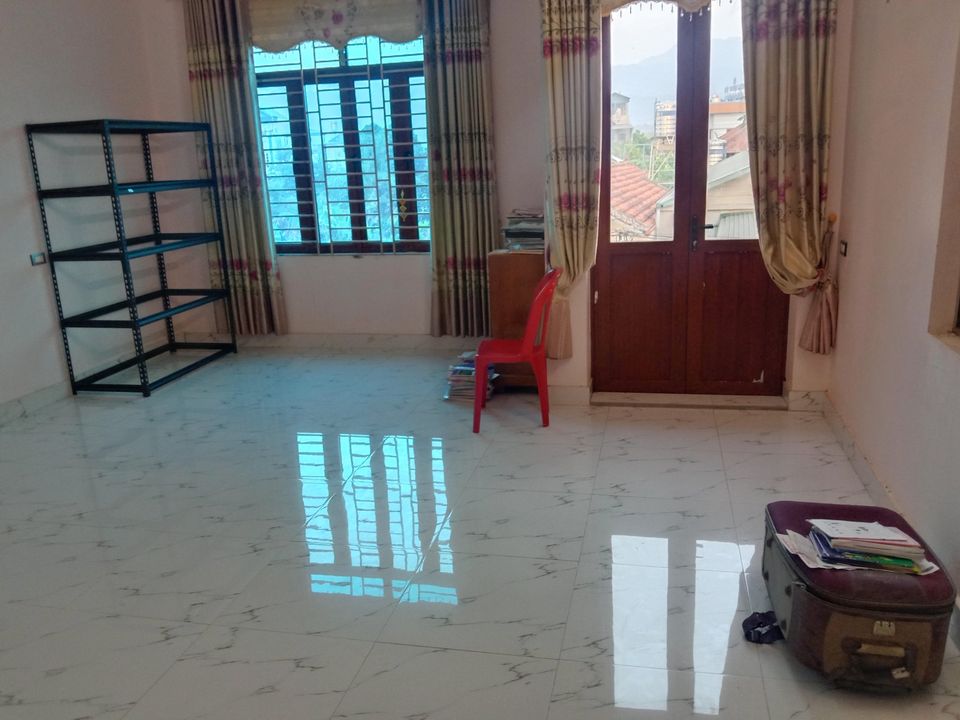 Bán nhà 3 tầng vừa mới xây khu đô thị mới Bom La