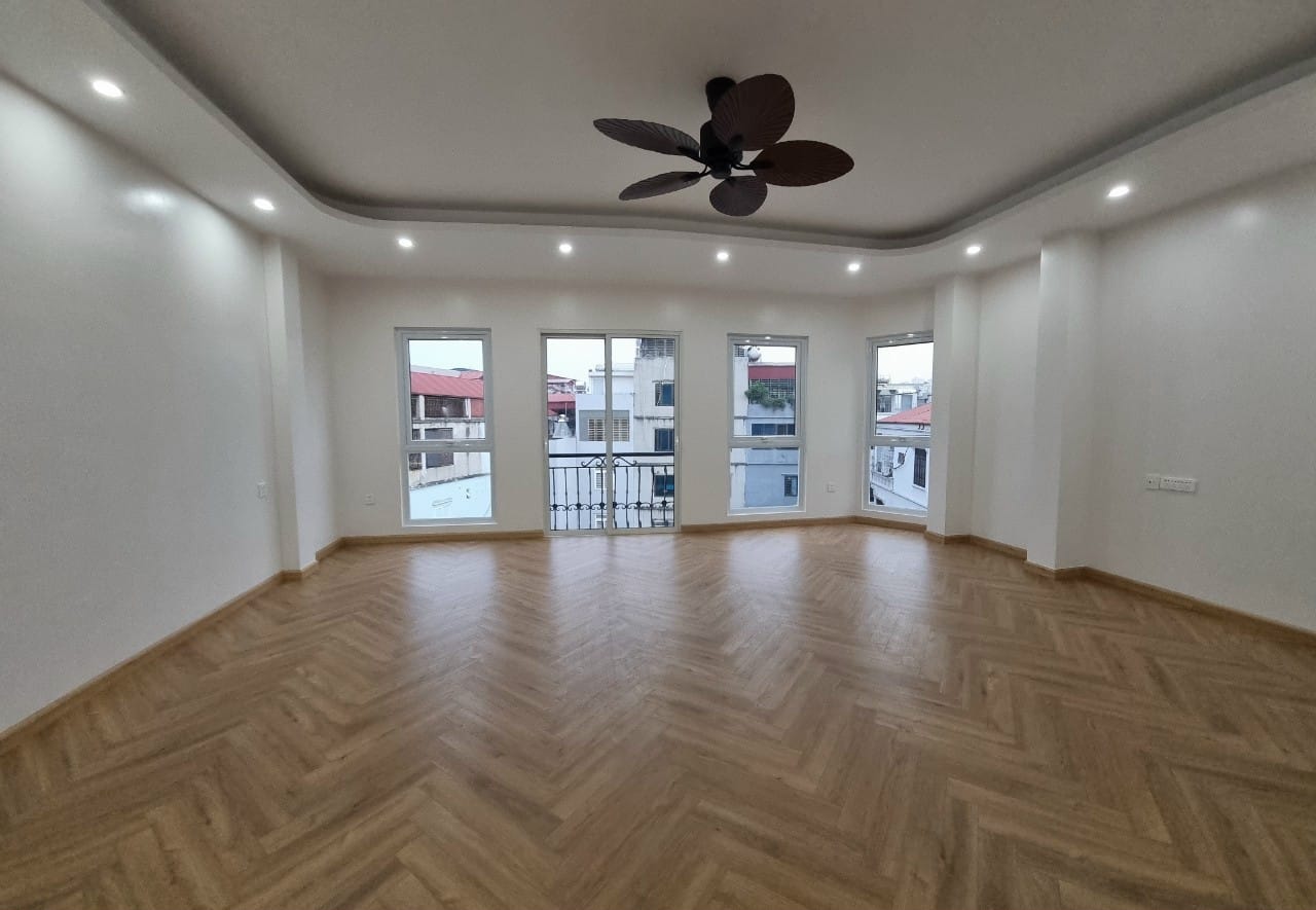 CHỦ NHỜ BÁN CĂN GÓC CẦU GIẤY - NGÕ THÔNG - 10M RA Ô TÔ.