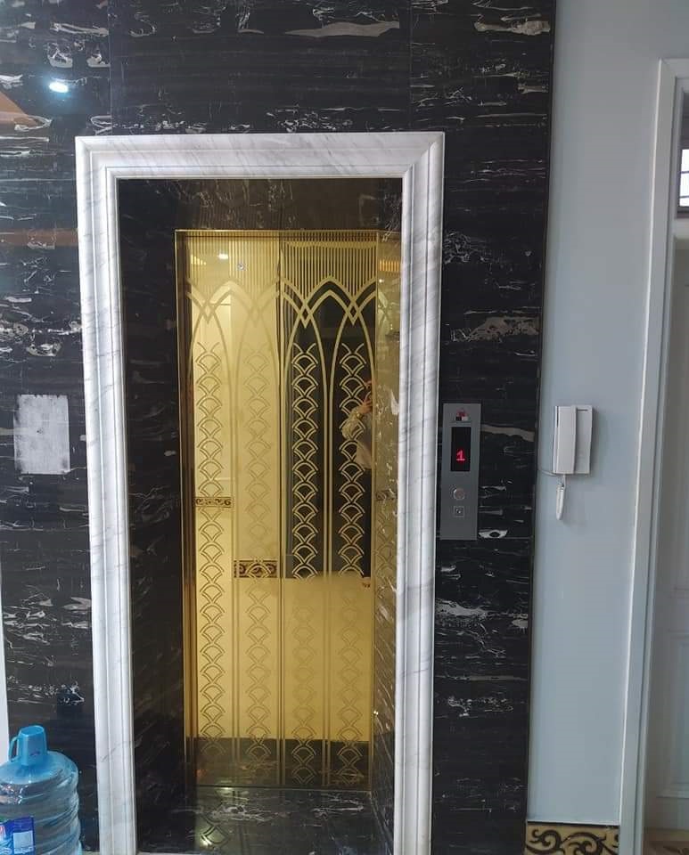 LÔ GÓC, Ô TÔ - Thái Thịnh 155m x 9 tầng, MT 8.9 m, giá 34 tỷ