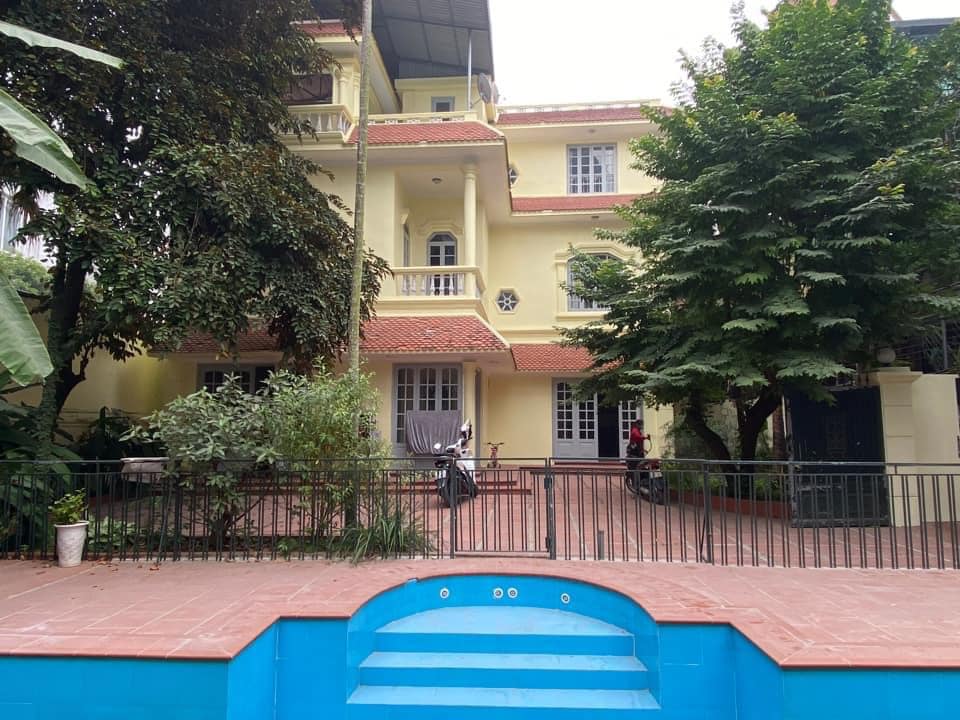 Cần bán Biệt Thự 500m2 ven hồ tây, gara, bể bơi, sân vườn, cách Hồ Tây 50m. giá 88 tỷ