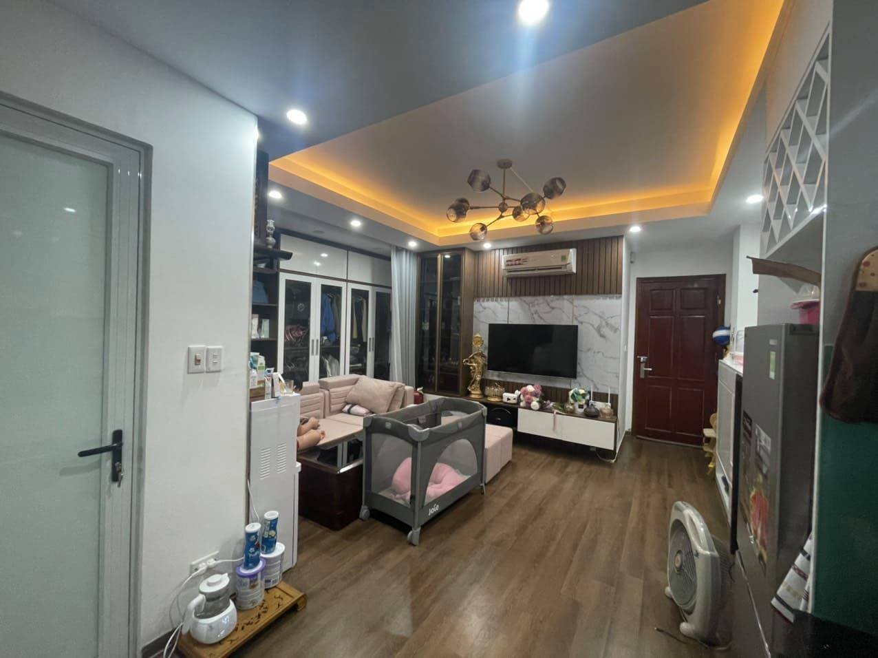LIÊN MẠC NHỈNH 2 TỶ,NHÀ ĐẸP XÁCH VALI Ở LUÔN,MẶT TIỀN RỘNG,10M RA Ô TÔ,SỔ HOA HẬU