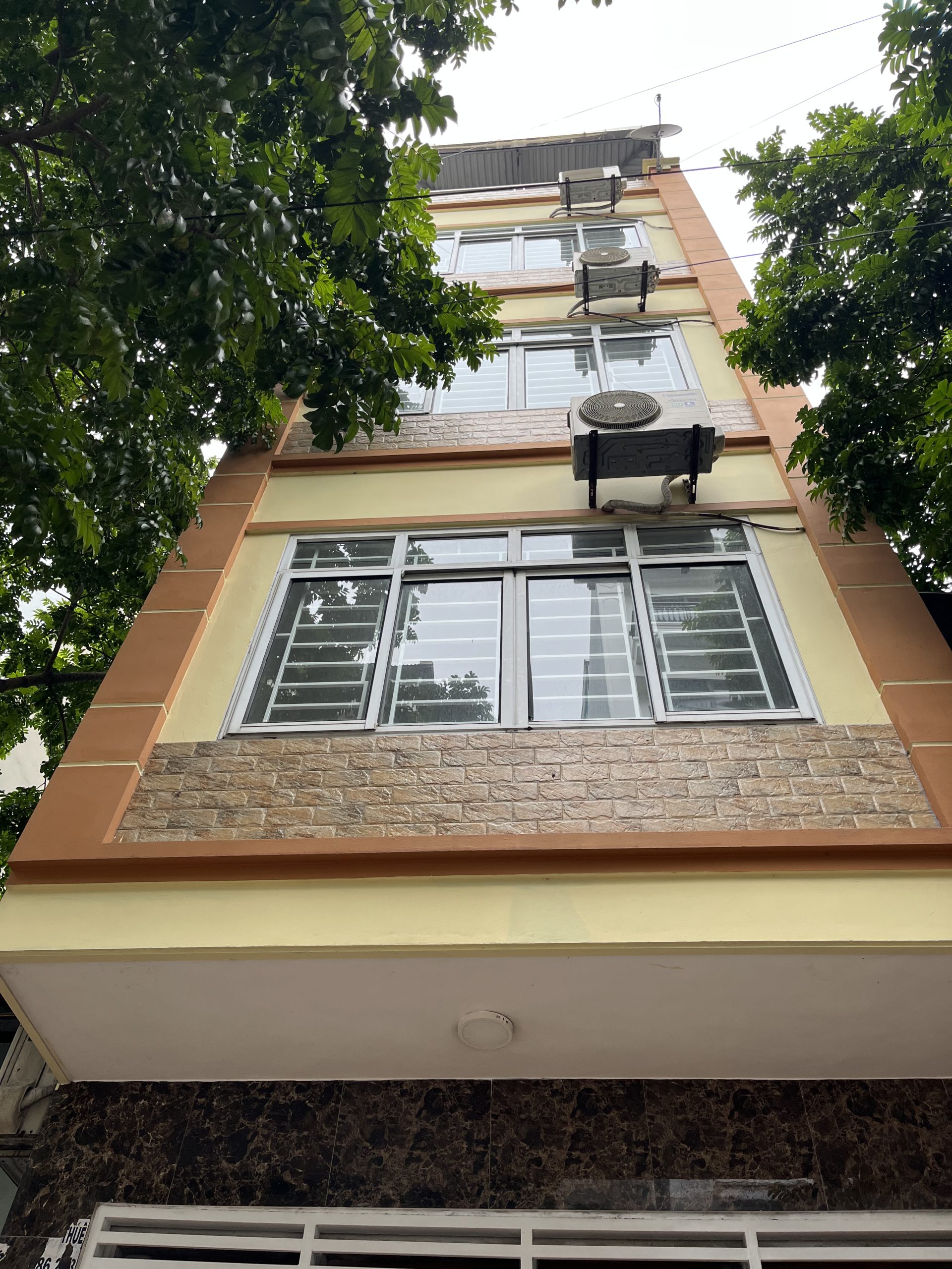 Cần tiền bán gấp nhà Dịch Vụ Cổng Đồng La Khê - Hà Đông