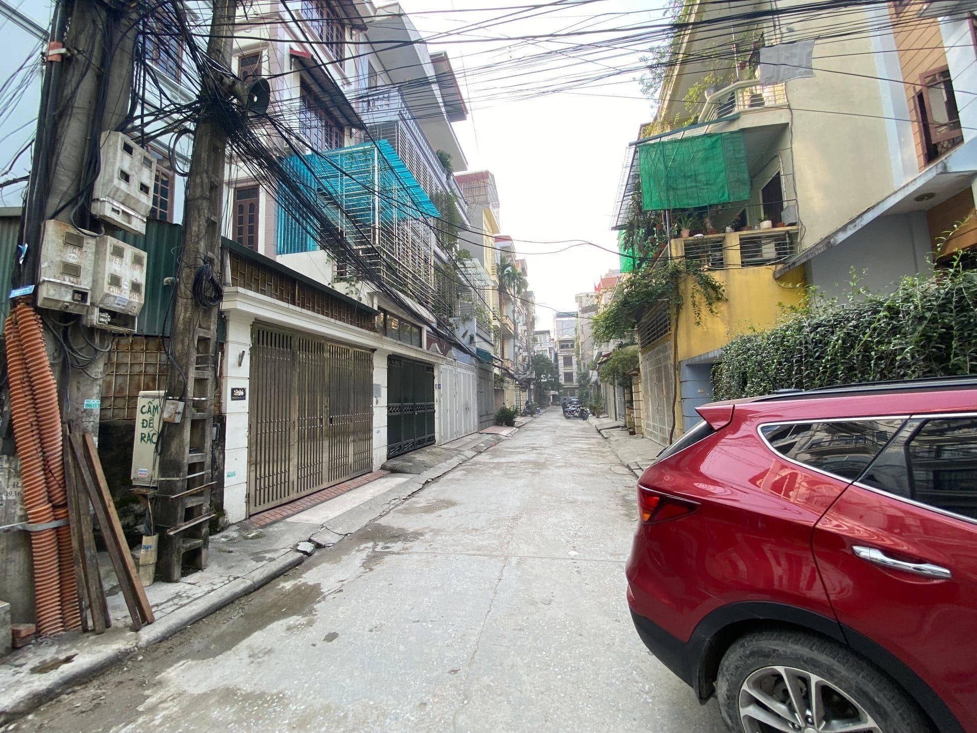 Bán nhà mới phố Phùng Chí Kiên DT 42m2 6 tầng MT 3,5m giá 9 tỷ