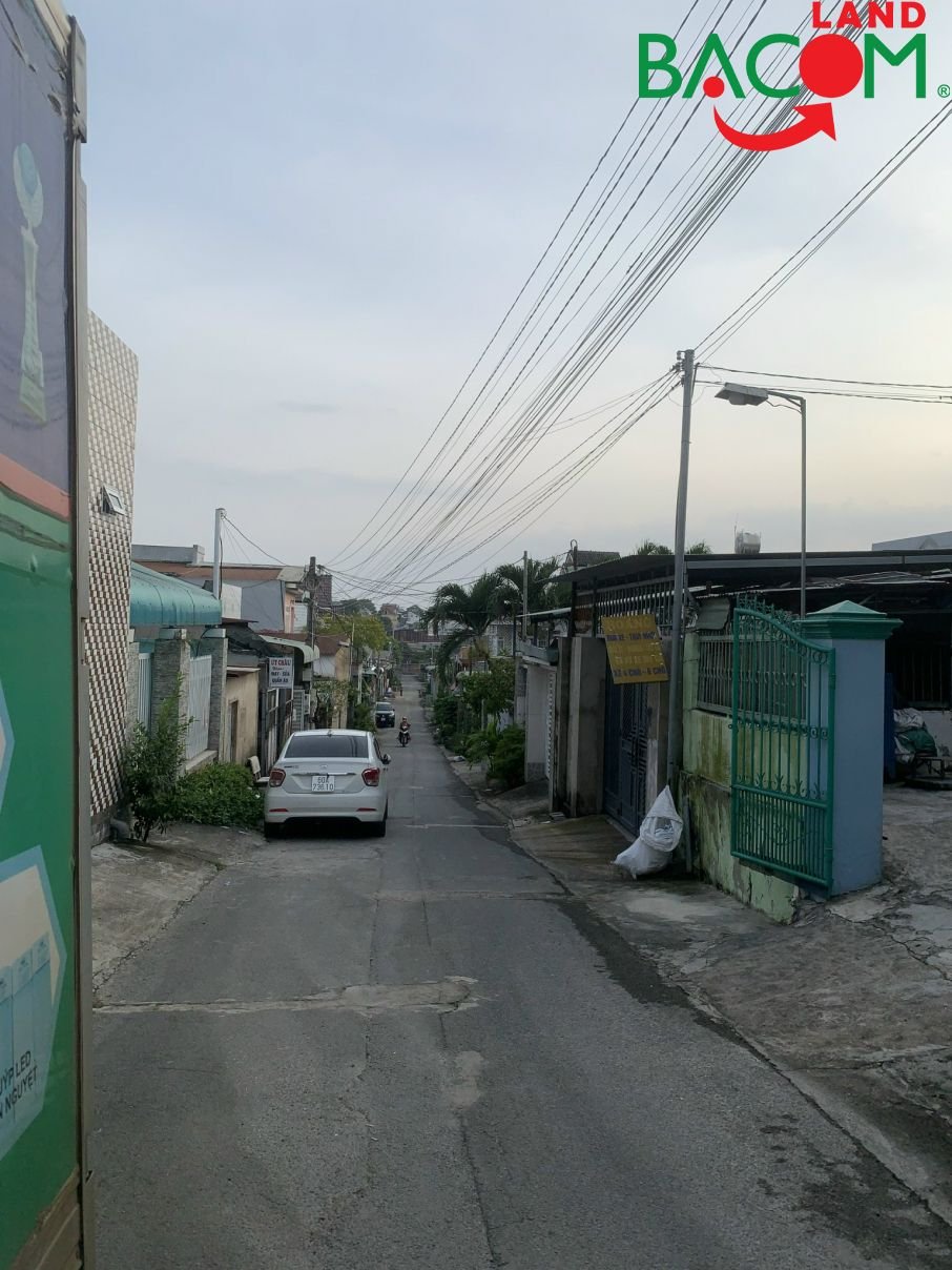 nhà ngay ủy ban phường hố nai đường ô tô 97m2