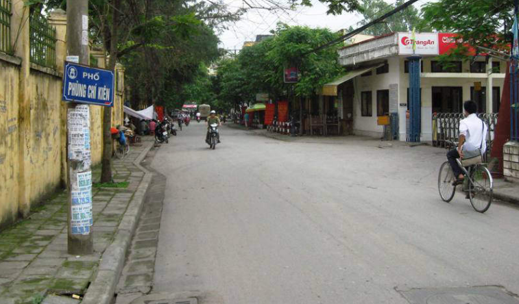 Gấp. Bán nhà Phùng Chí Kiên, Cầu Giấy, mặt phố, S:85m2, 3 tầng, MT 6m, Giá 9 tỷ