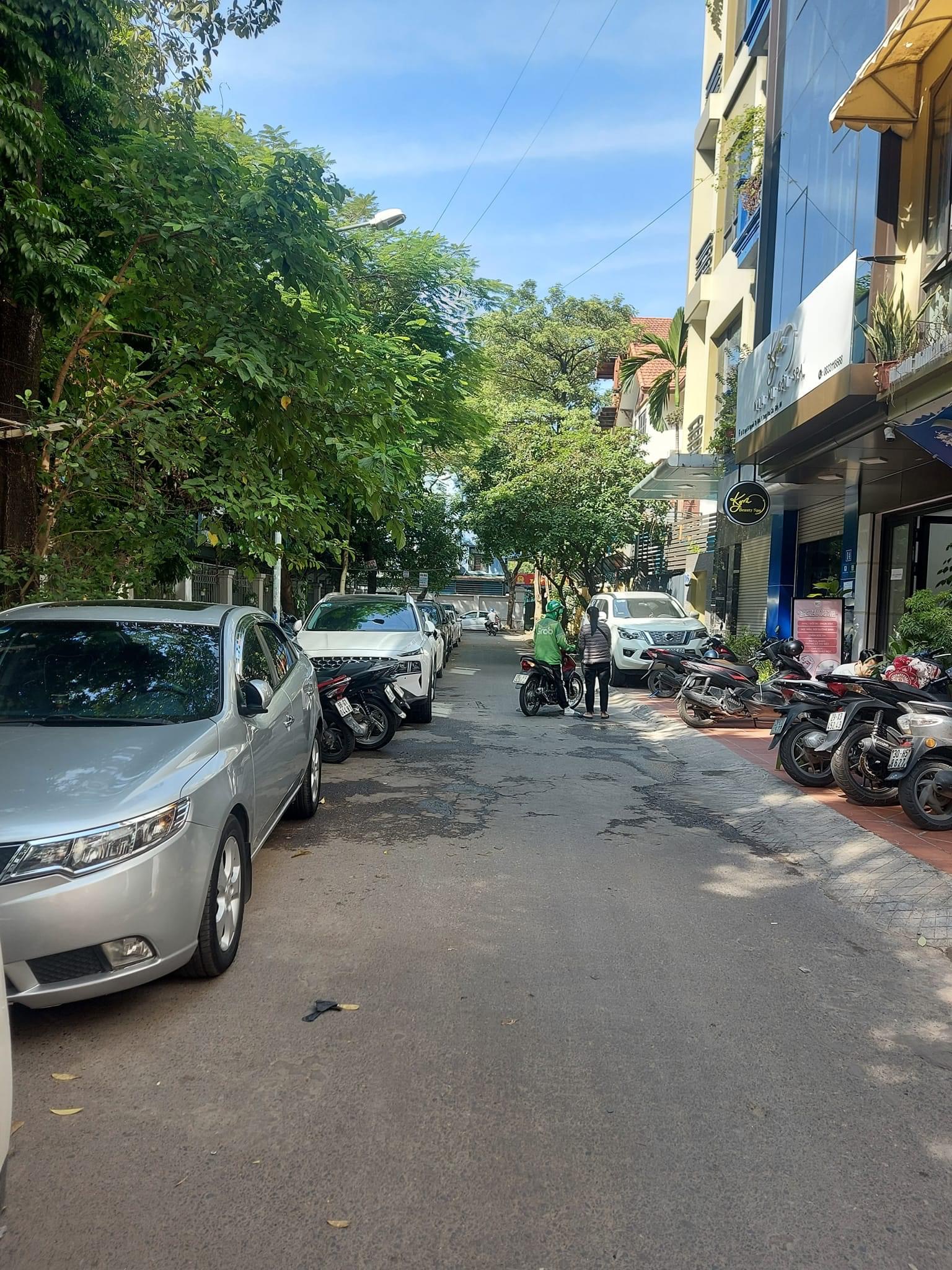 Bán nhà phố nguyễn thị định diện tích 38m 6 tầng giá 17.5 tỷ