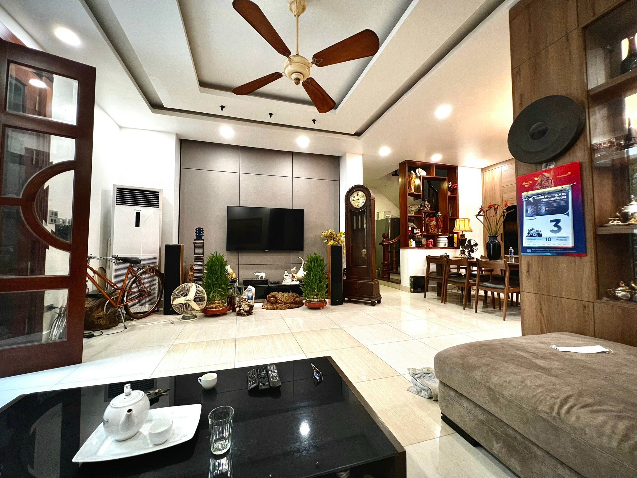 Bán Biệt Thự phố Mễ Trì Thượng - DT sổ đỏ 147m2, 4 tầng, mặt tiền 14m, giá 46 tỷ