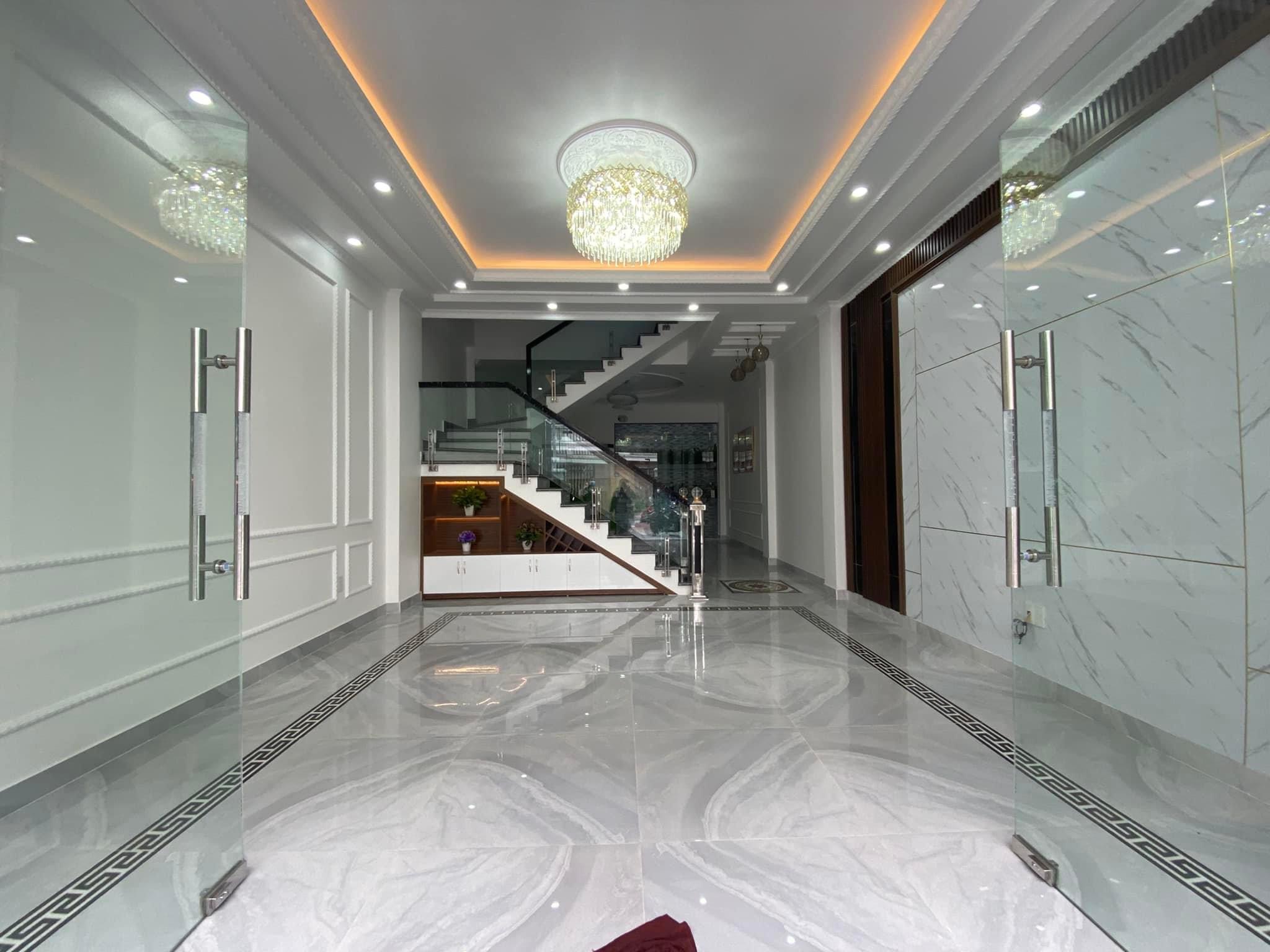 Bán nhà siêu mới, dt 32 m2 chỉ 2,2 tỷ Khương Đình- Thanh Xuân