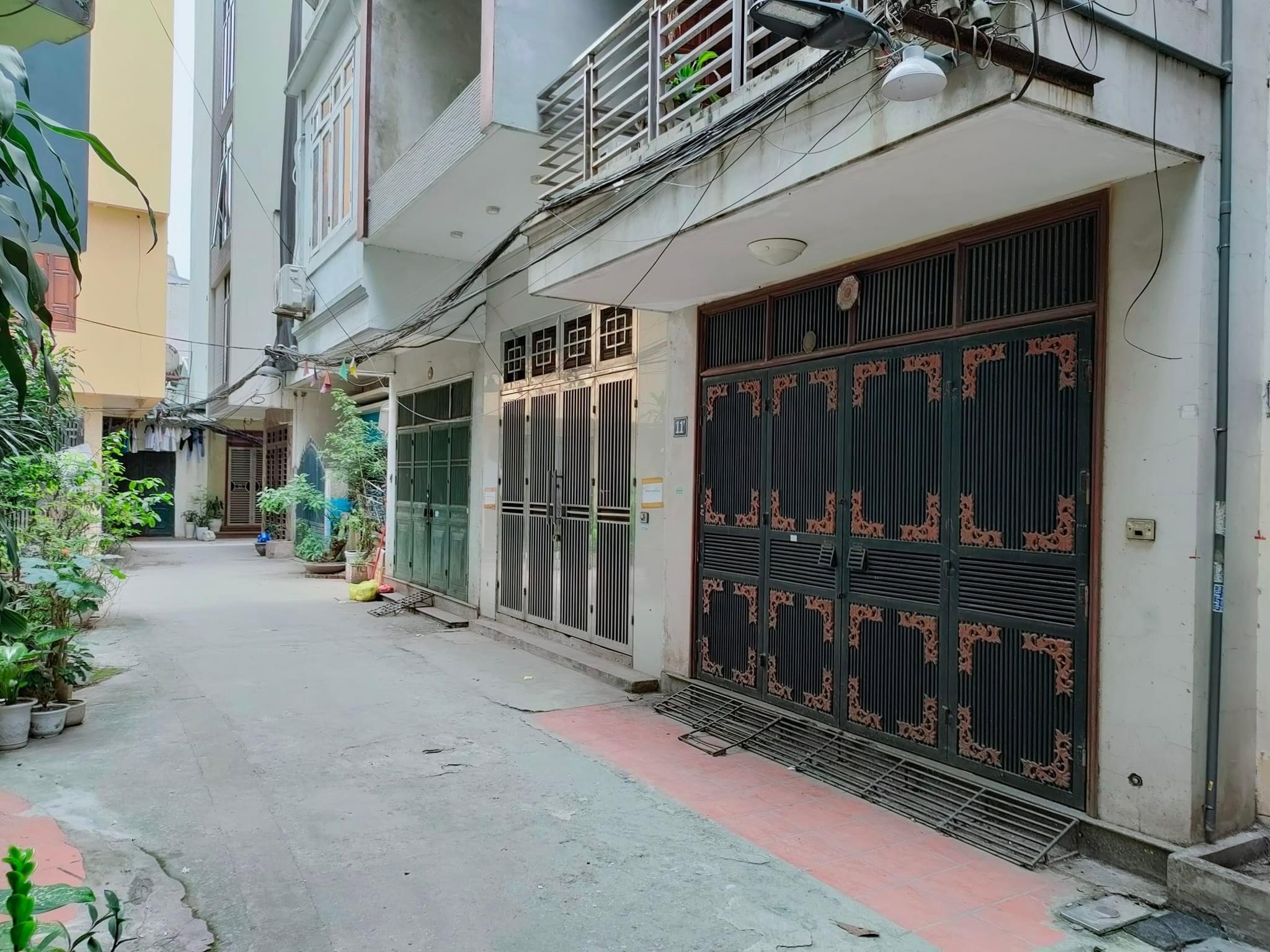 Nhà đẹp phân lô Bộ công an - ô tô vào nhà - 50m2 - 6T - chỉ hơn 5 tỷ.