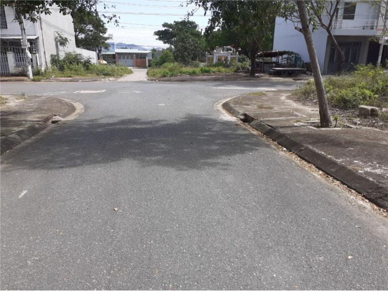 LÔ GÓC 2 MẶT TIỀN TĐC ĐẤT LÀNH ĐƯỜNG 13M VÀ 10M,, VĨNH THÁI , NHA TRANG , GIÁ CHỈ 2,280 TỈ