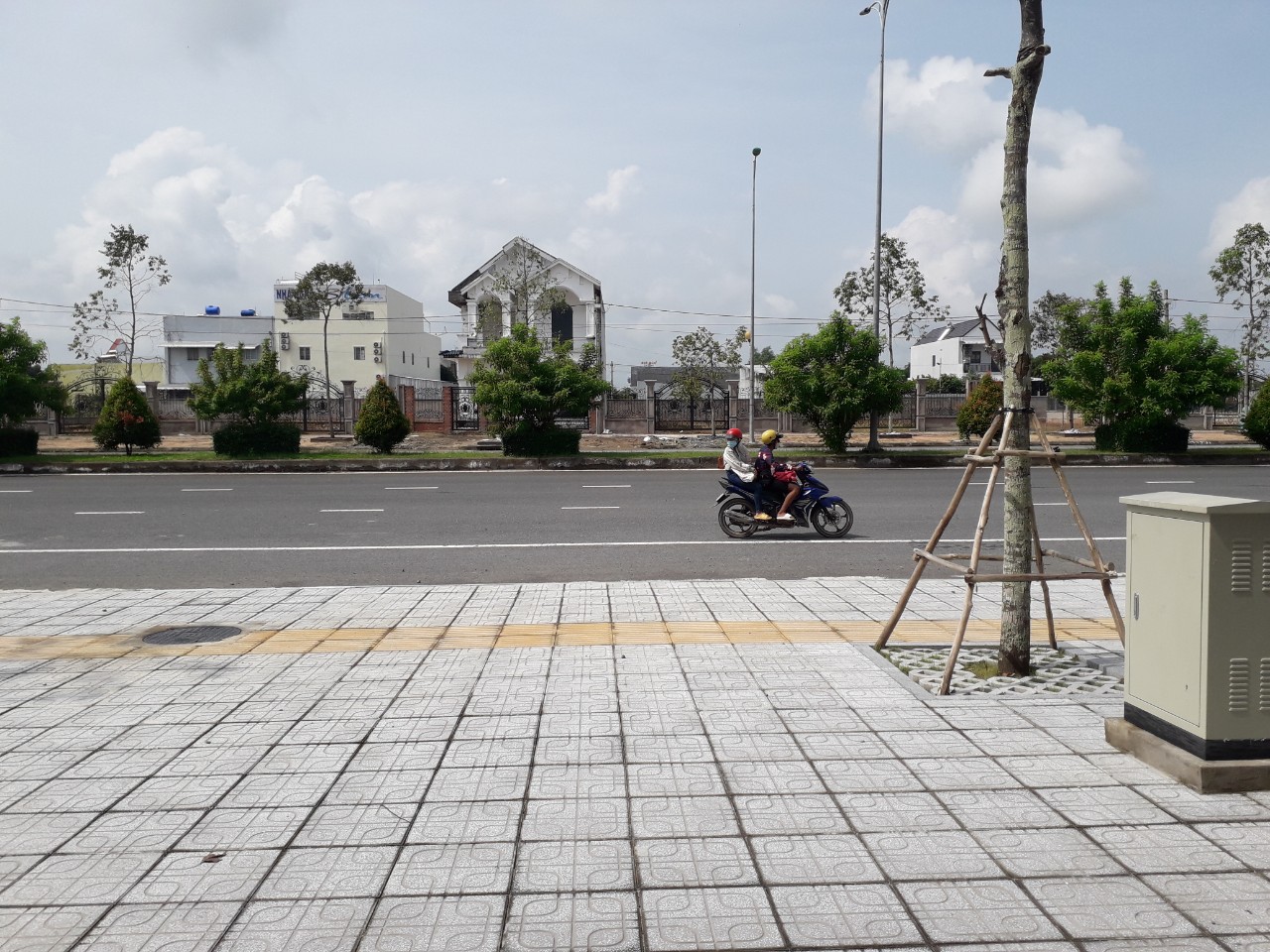 NHÀ PHỐ THƯƠNG MẠI 1 TRỆT 3 LẦU TẠI HẬU GIANG