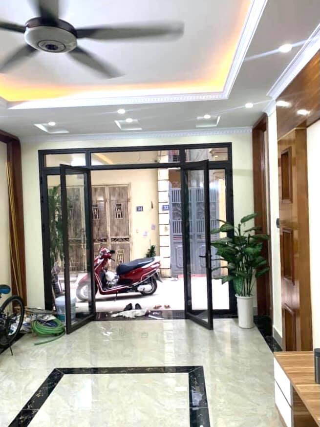 Chính chủ bán nhà Chùa Láng 38m2, 5 tầng chỉ 4.4 tỷ