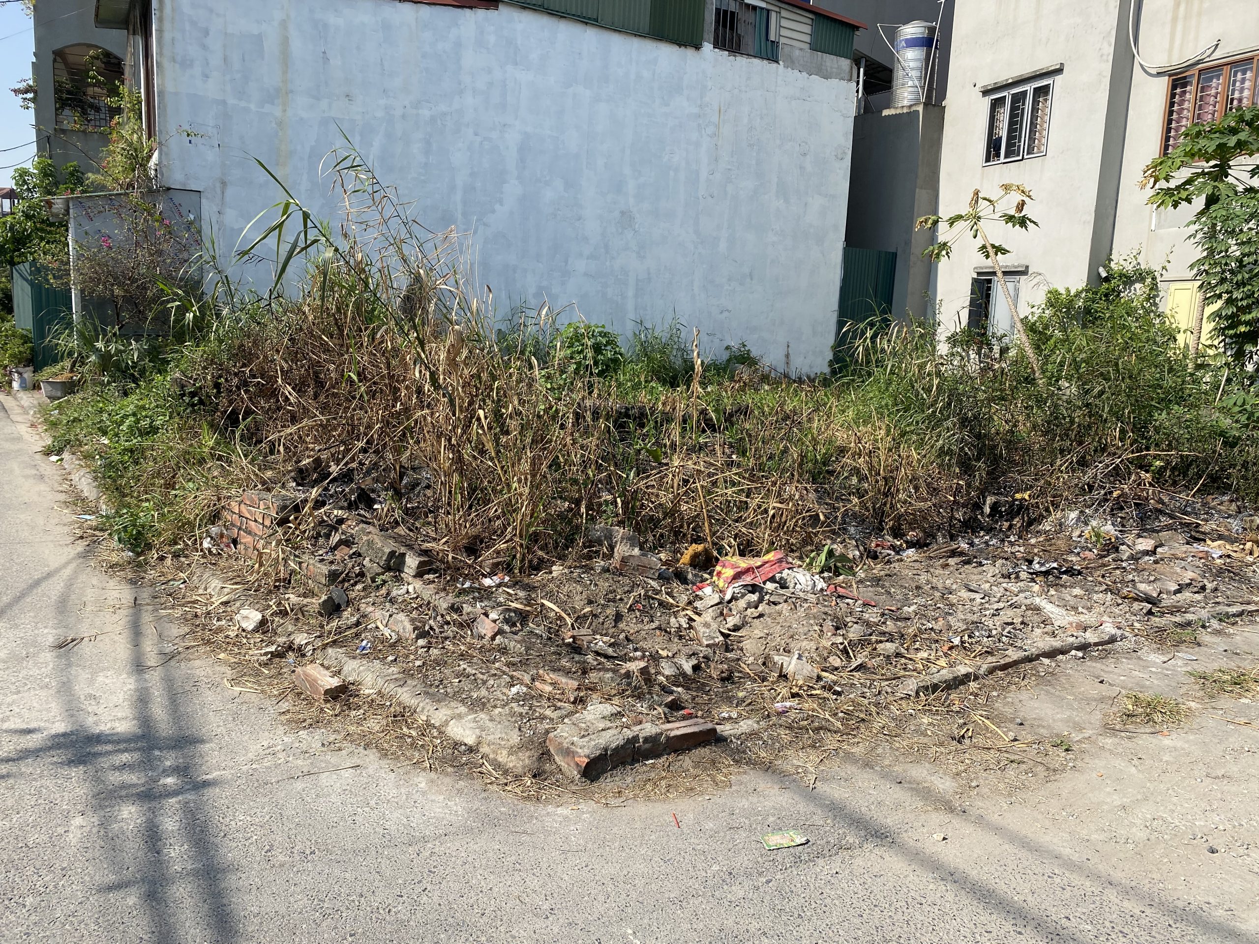 Chính chủ cần sang tên lô góc hai mặt thoáng tại Ngọc Thuỵ, Long Biên