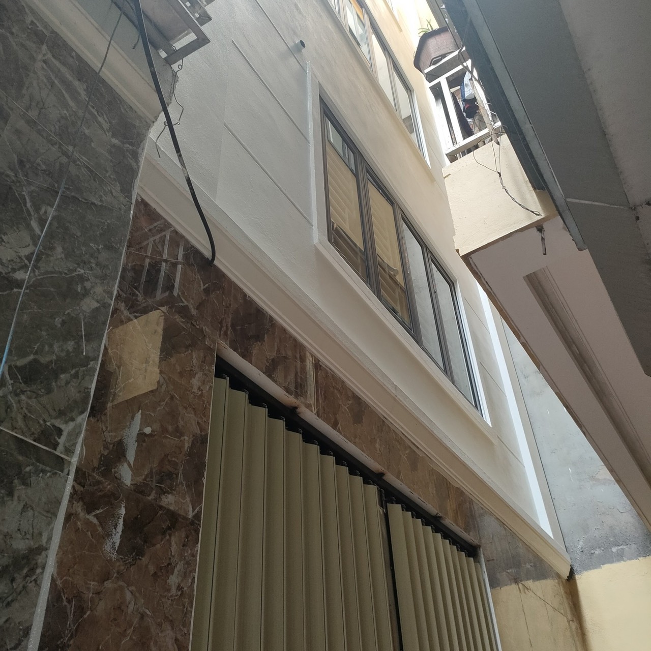 NHÀ HIỆN ĐẠI - 10M Ô TÔ - 30M Ô TÔ DỪNG ĐỖ