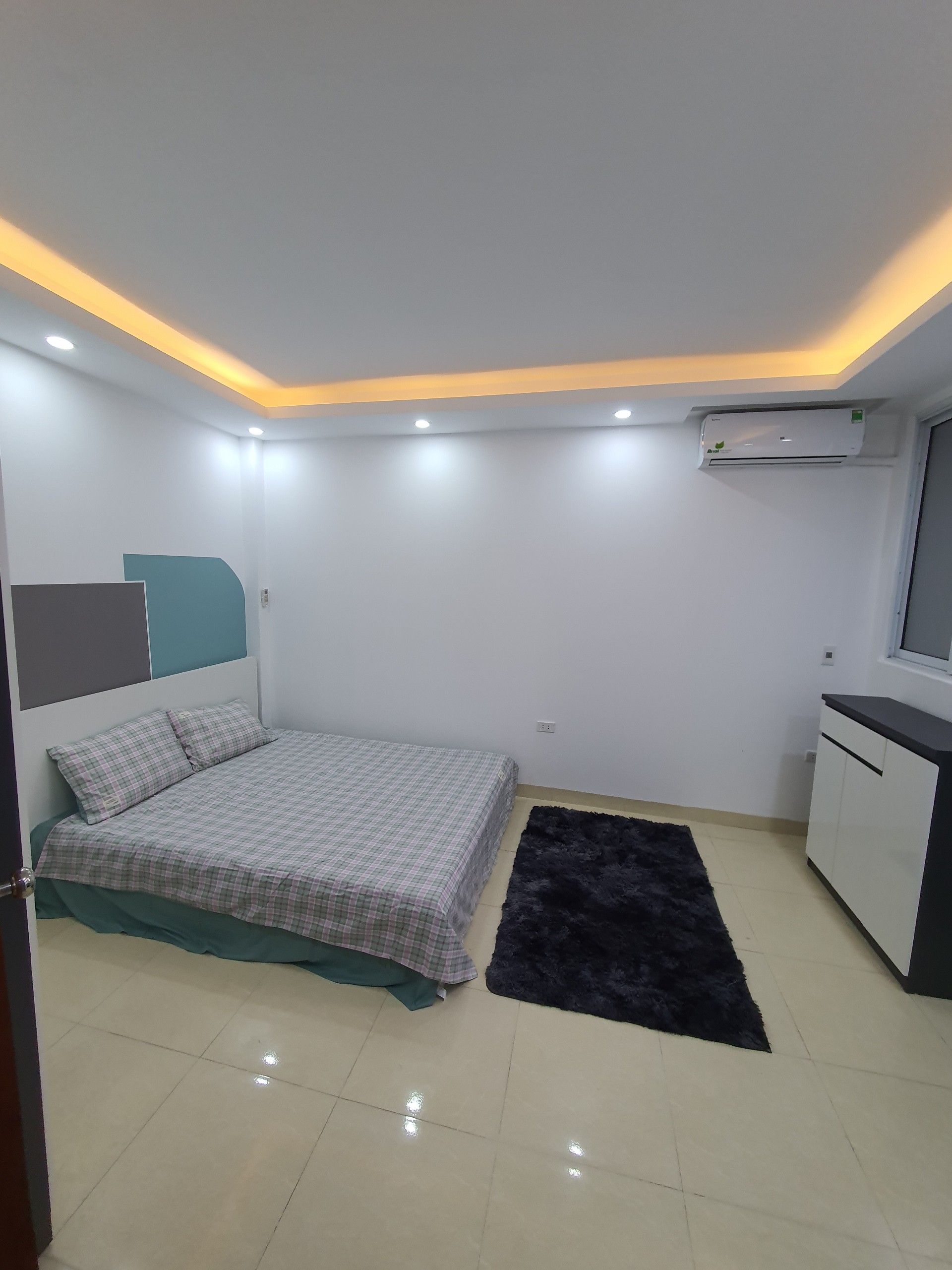 BÁN CCMN YÊN XÁ 9T THANG MÁY- Ô TÔ VÀO NHÀ, 20P KHÉP KÍN ,DOANH THU 80TR/TH, CHỈ 8.8 TỶ