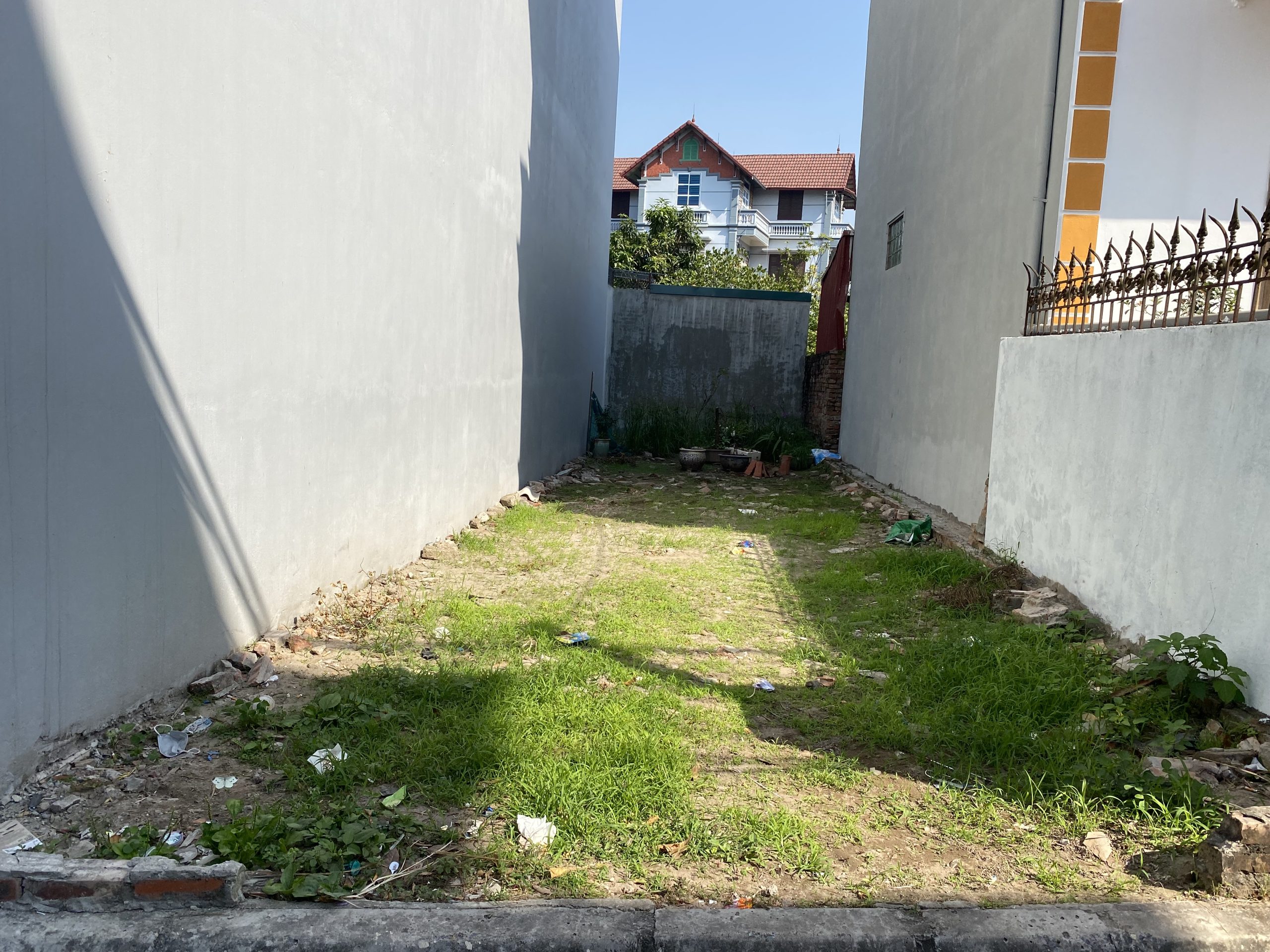 Chính chủ Cần bán mảnh đất thổ cư đường ô tô tránh tại trung tâm tổ 14 phường Thạch Bàn, Long Biên