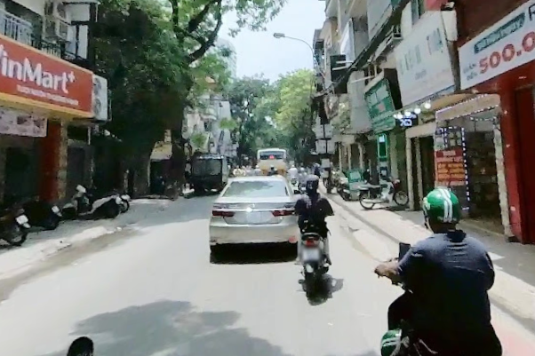 BAN-NHA-HOANG-HOA-THAM-4