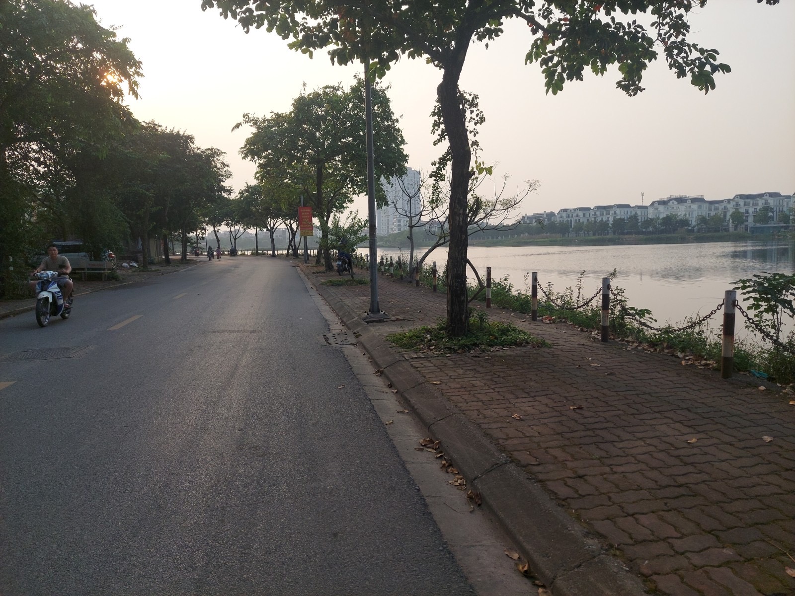 Đất P/lô, View hồ Thạch Bàn , đường trước nhà 3 OTO tránh 80m2, MT 6,6 m, Chỉ 10.5 Tỷ