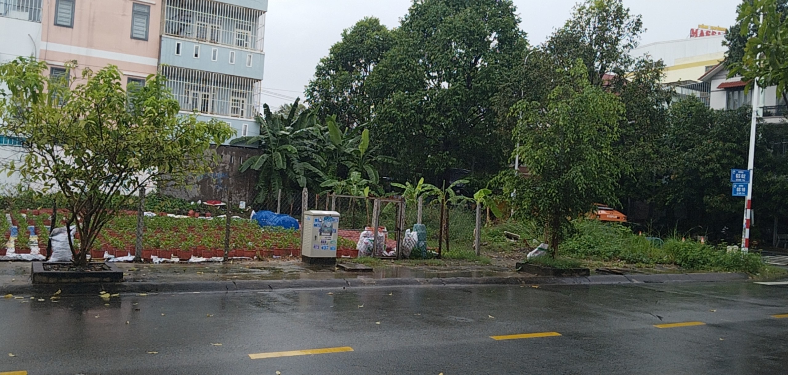 Sang nhanh 8 lô đất đường GS3 Dĩ An, Bình Dương cạnh BigC Dĩ An, sổ sẵn khu Tây A 100m2 giá 1 tỷ2