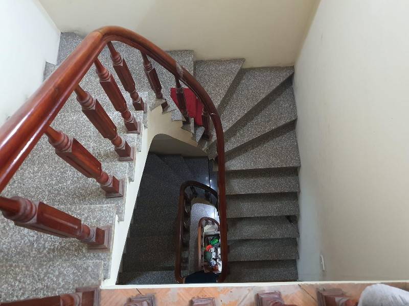 Bán Nhà Ngõ 445 Lạc Long Quân. Oto đỗ cửa. MT: 3.54m . Giá : 3.3 tỷ