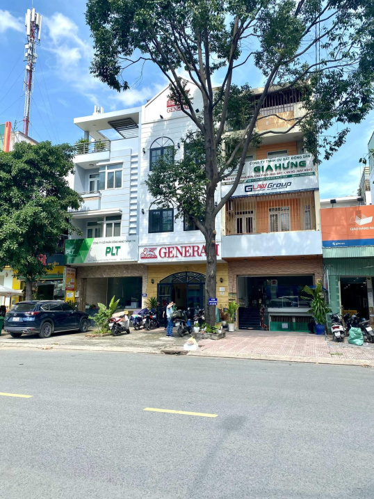 Bán gấp mặt tiền Nguyễn Hoàng Quận 2 DT 8x20 (160m2) hầm 3 lầu sổ hồng hoàn công giá L/H 0395 946 666