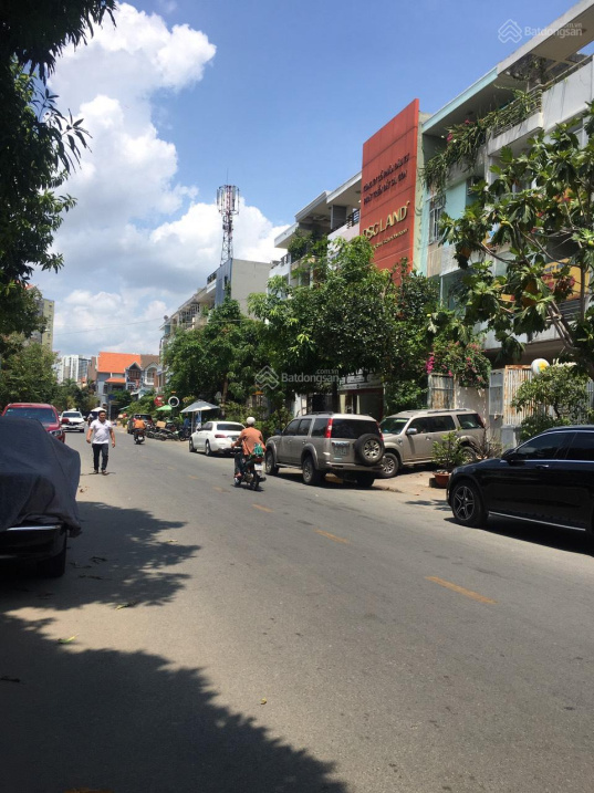 Bán gấp mặt tiền Nguyễn Quý Đức, P. An Phú, Q2. Dt: 5x20m giá 29 tỷ thương lượng